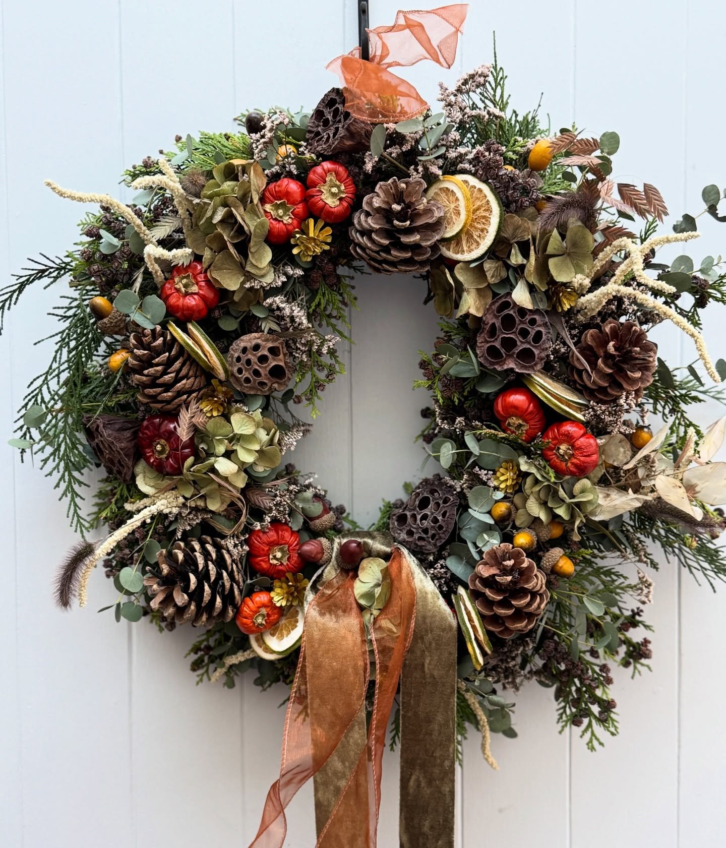 Still taking orders and posting out those wreaths, dried or fresh! Just a little note to say that Monday 15th December will be my last day for sending out nationwide ;) link can be found in my profile 😊😊