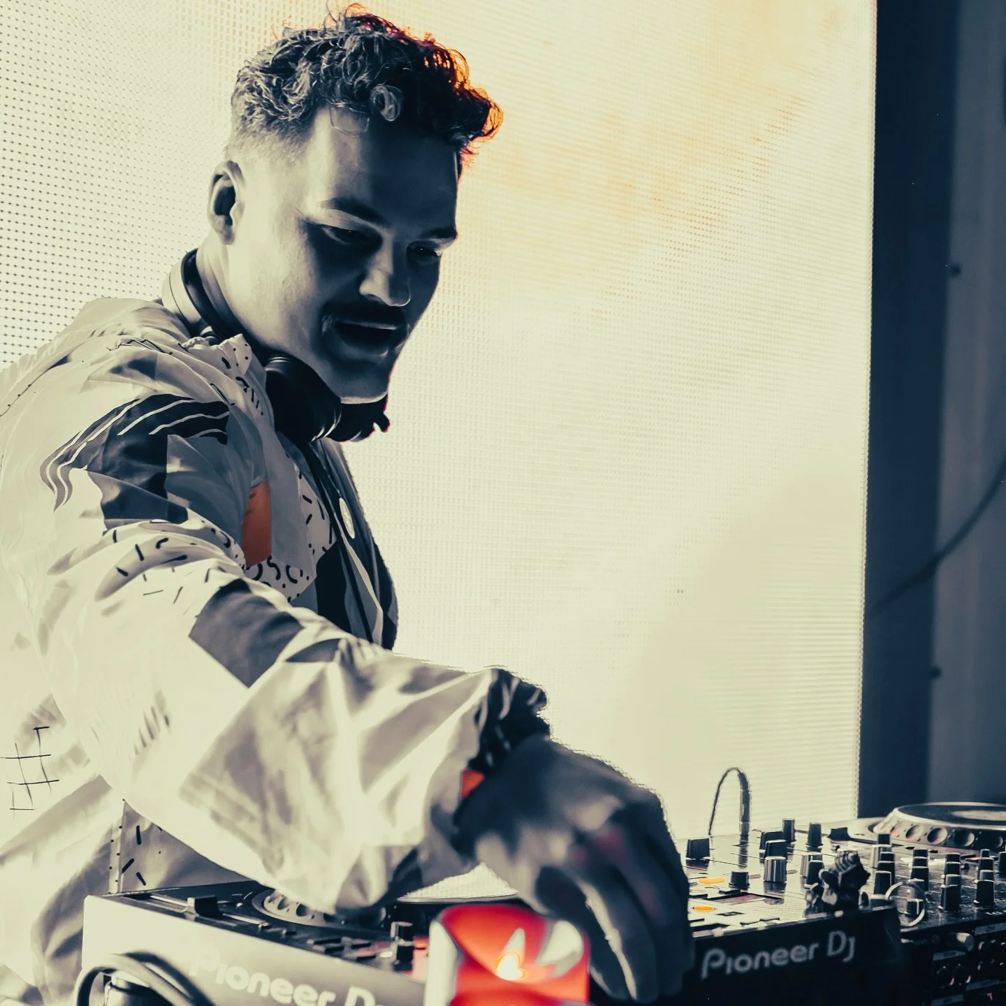 Somewhere between light and dark 

&ldquo;In Shadow&rdquo; lives in tension, driving, powerful, like falling into a place you can&rsquo;t resist. 

The B-Side &ldquo;The Reason&rdquo; goes the other way. More melodic, more open, the acceptance of som