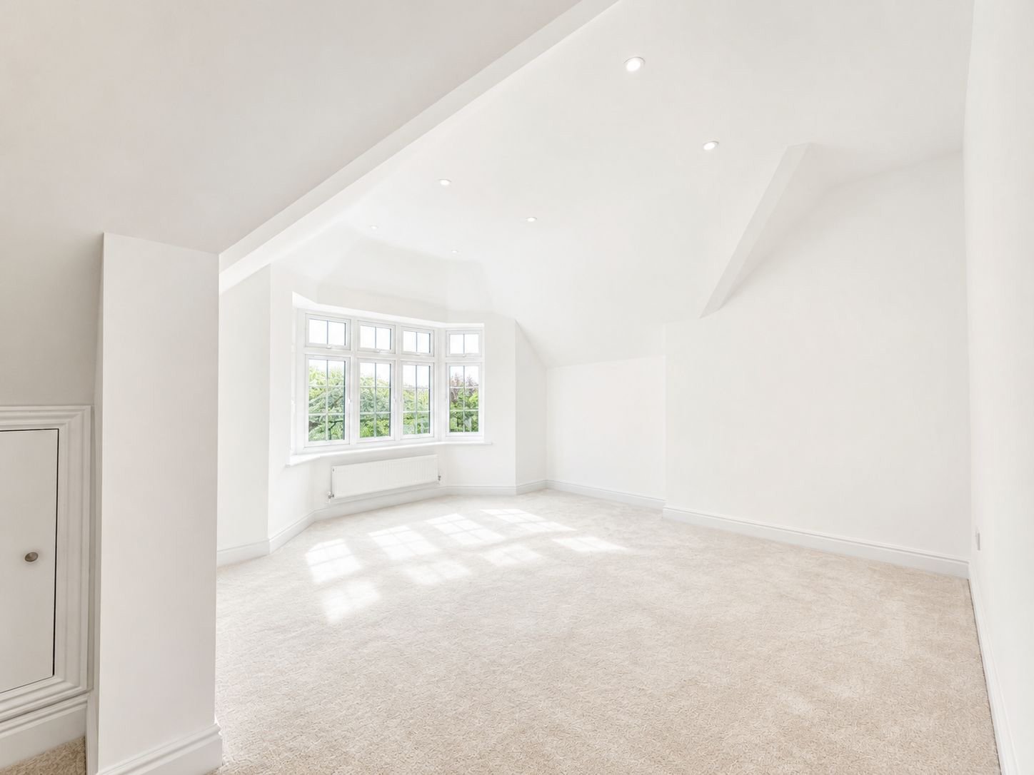 Mastee Bedroom.jpg