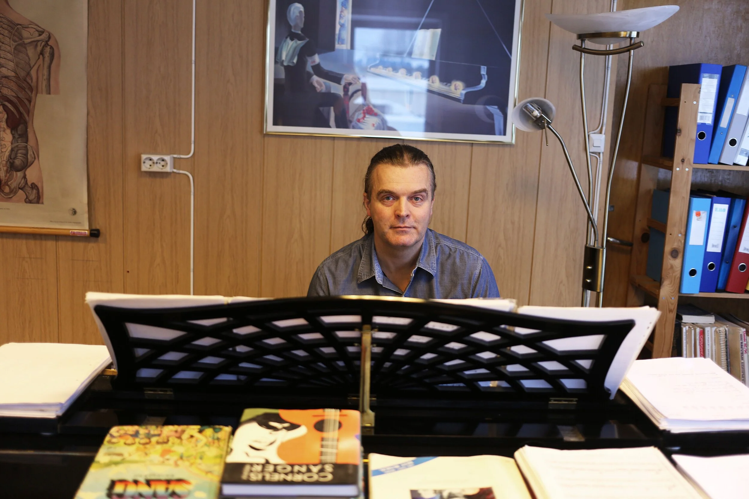 Foto: Tine DyrkornPå denne siden finner du litt informasjon om meg, min bakgrunn og hvilke områder jeg underviser i.I over 20 år har jeg vært sangpedagog i Oslo. Jeg gir sangtimer og timer i stemmebruk.Mitt spesialområde er pust generelt, og spesiel…