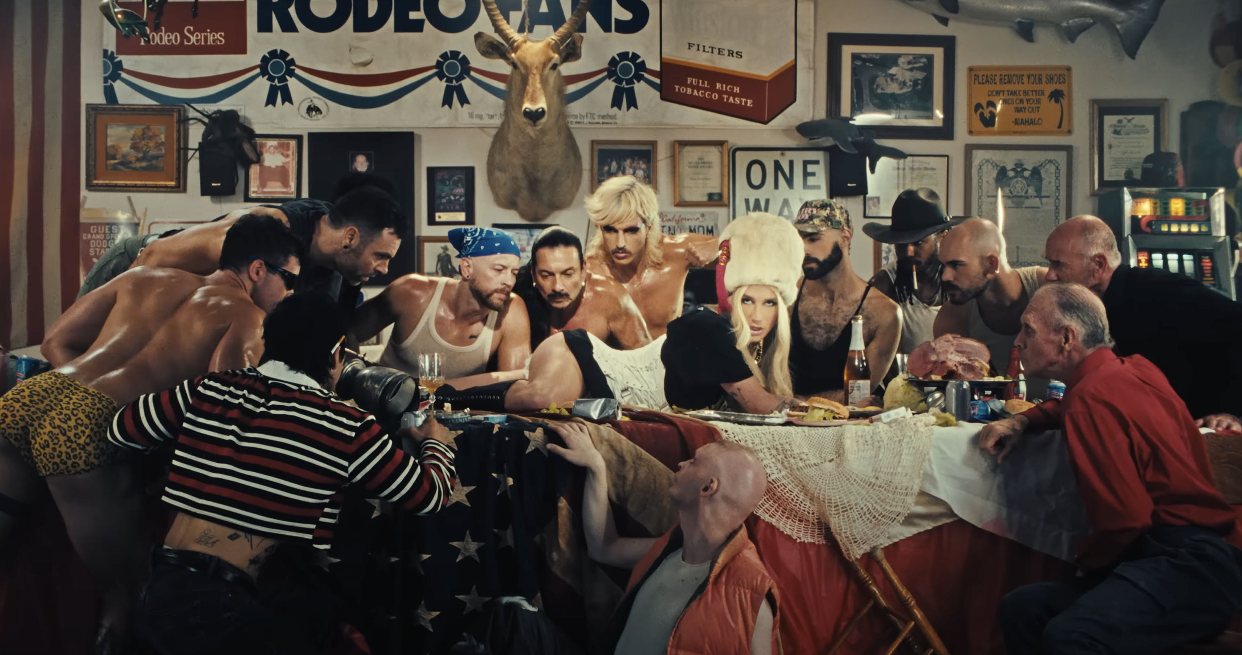 KESHA - BOY CRAZY