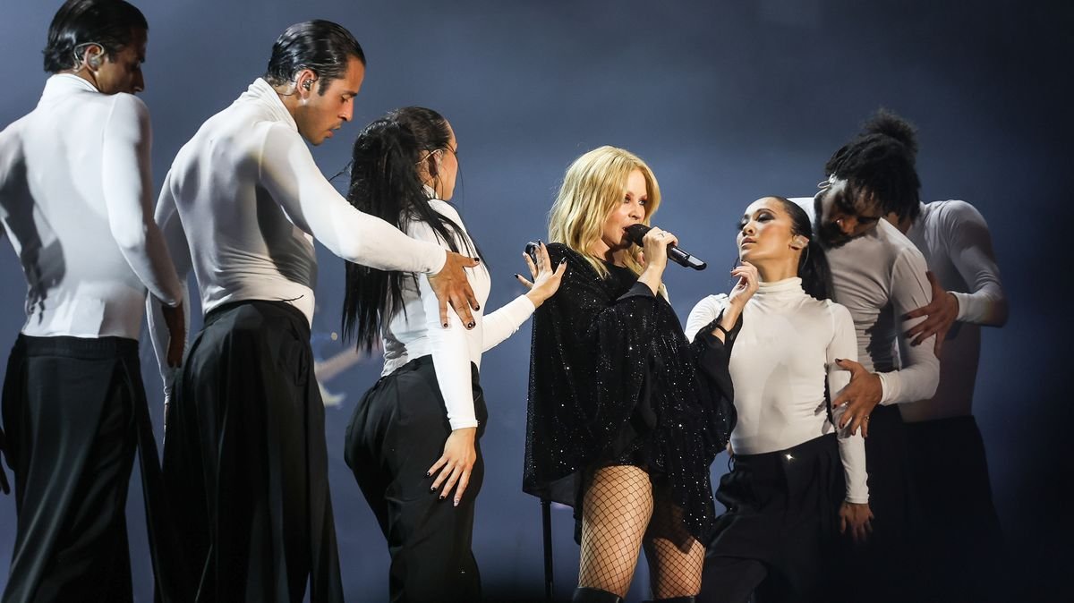 KYLIE - SUMMER FESTIVAL TOUR