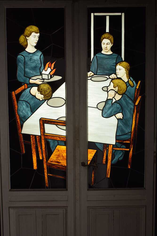 Stained Glass. Glasmalerei, Bleiverglasung, Flügeltüren, LED-Panels. 2019. Peter Schulz/Daniel Wiesenfeld
