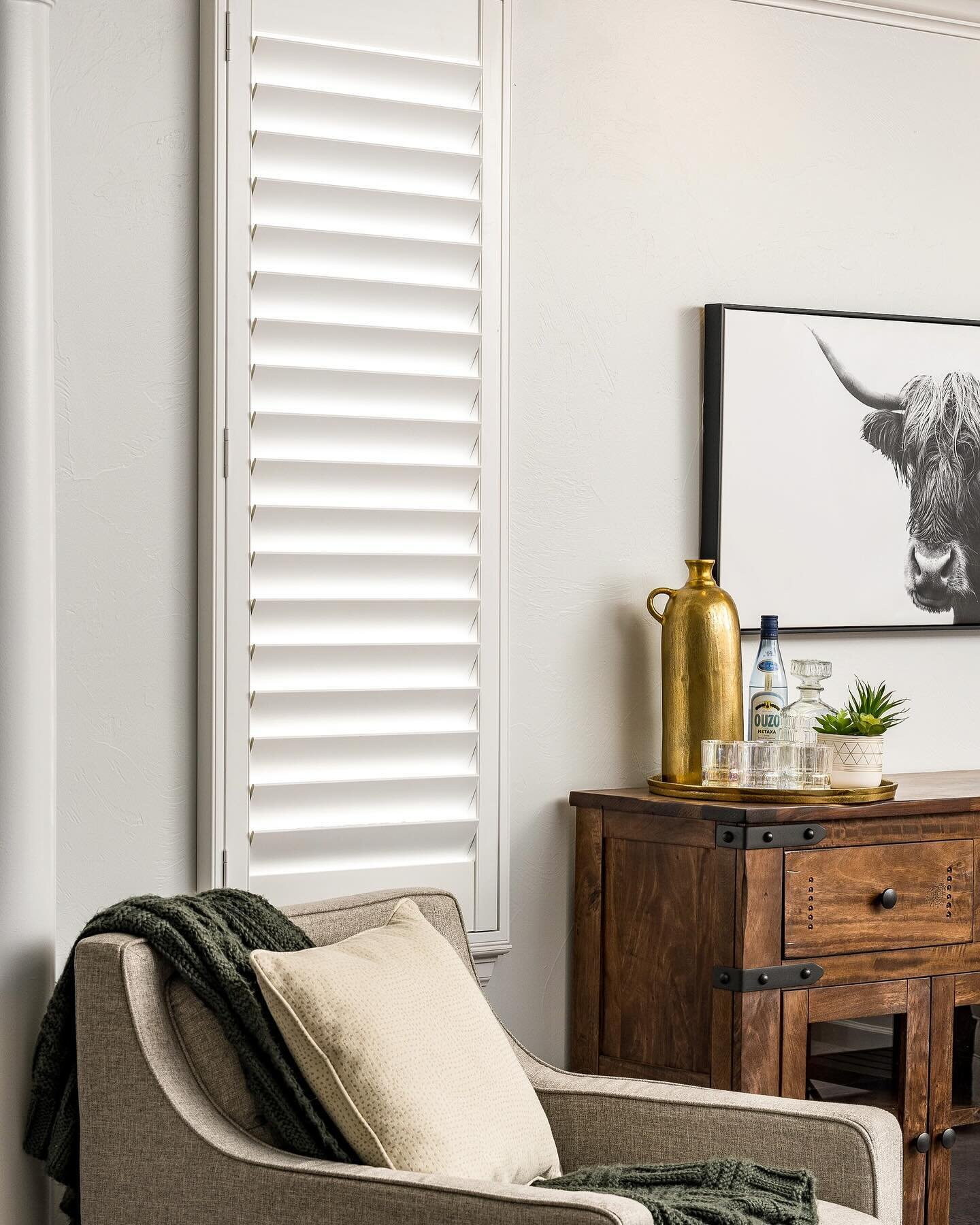 Turn your world merry and bright with our timeless shutters!💡🎄 From the heart of your home to cozy nooks, these shutters add both style and functionality to any space. Ready to elevate your holiday spirit? Secure your FREE in-home consultation now 