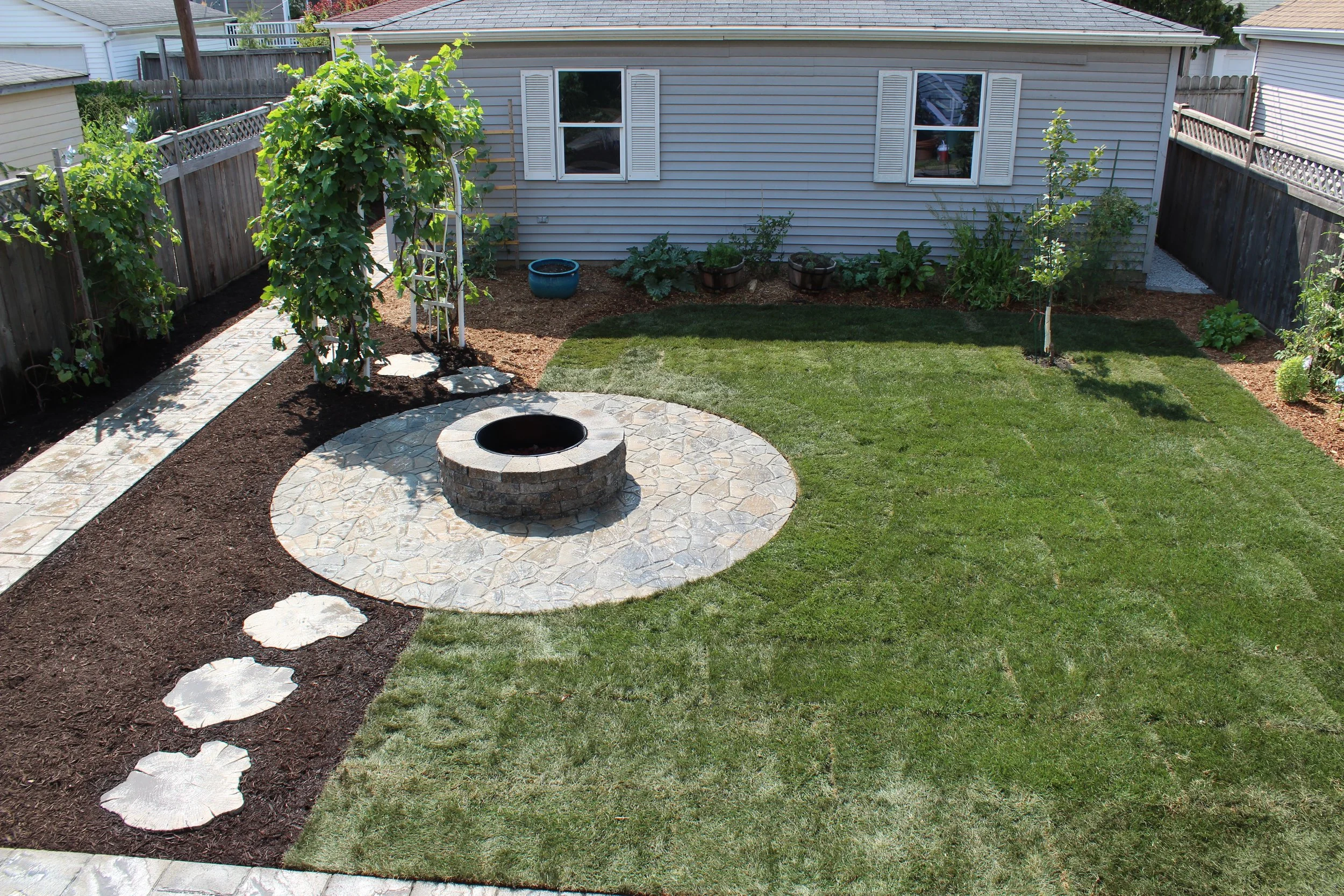 Our projects focus on executing quality hardscape and landscapes, including patios, outdoor fire pits, grilling areas, set walls, landscape lighting, pergolas, and drainage solutions.  We also offer full-service maintenance packages to keep your land