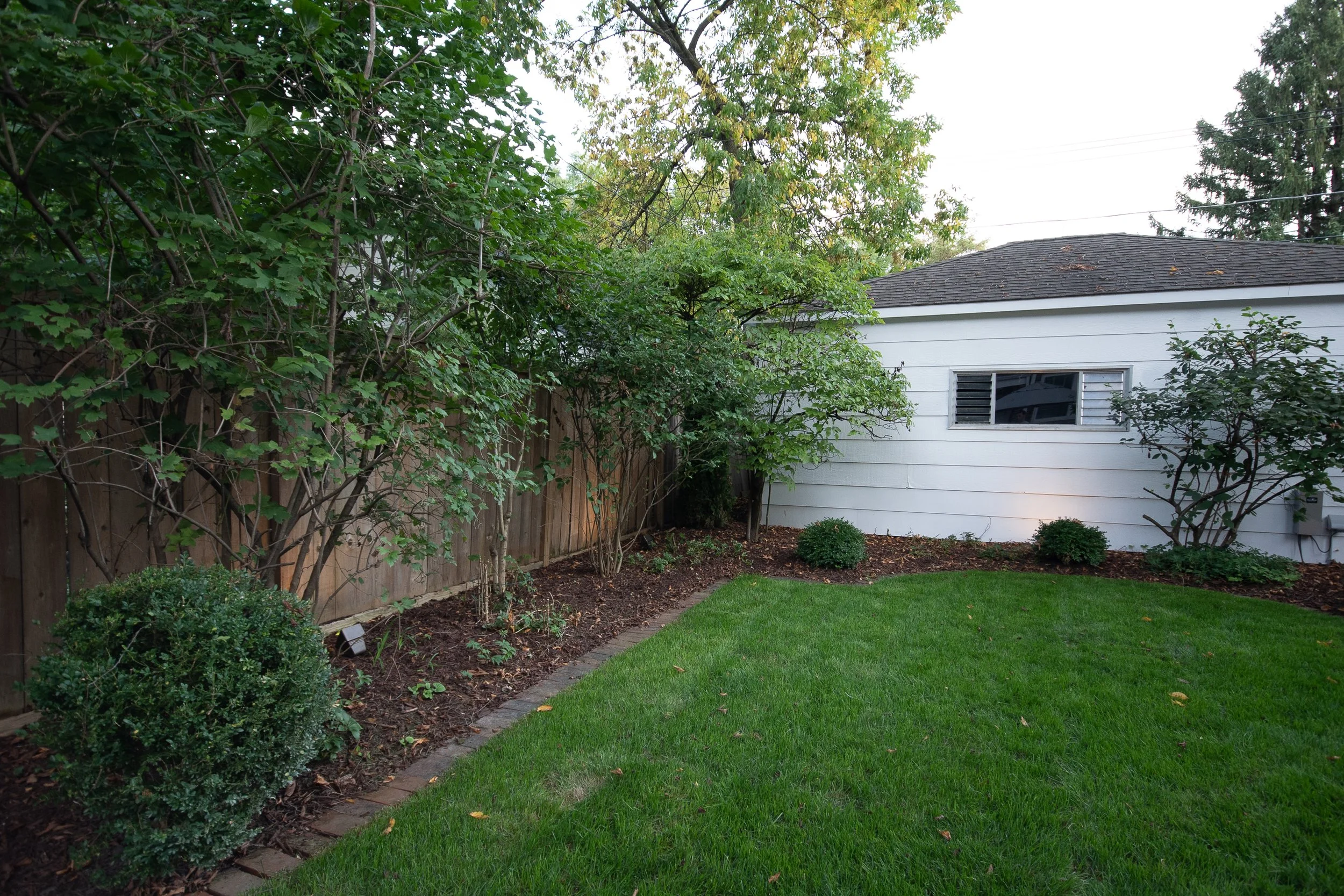 Our projects focus on executing quality hardscape and landscapes, including patios, outdoor fire pits, grilling areas, set walls, landscape lighting, pergolas, and drainage solutions.  We also offer full-service maintenance packages to keep your land