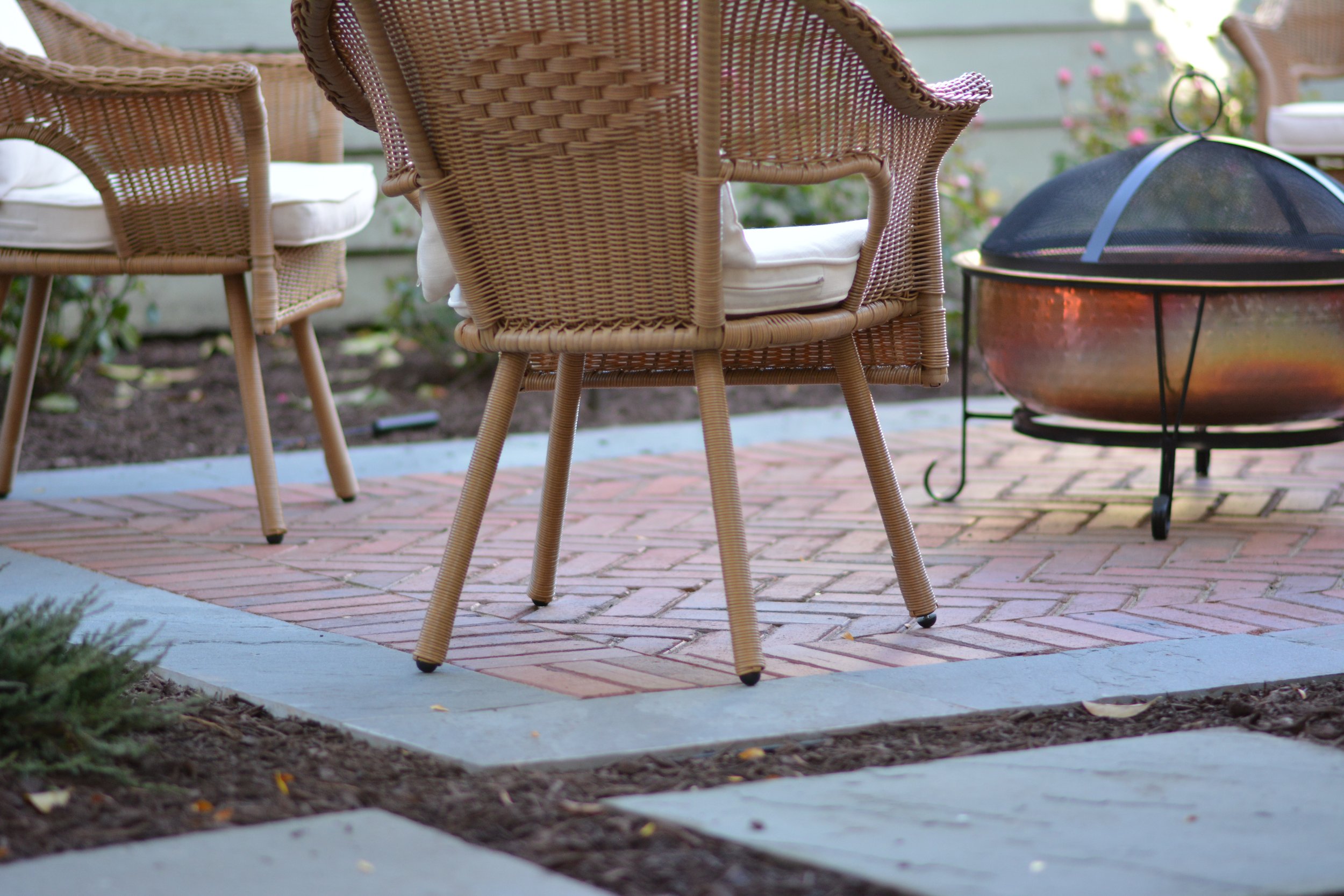 Our projects focus on executing quality hardscape and landscapes, including patios, outdoor fire pits, grilling areas, set walls, landscape lighting, pergolas, and drainage solutions.  We also offer full-service maintenance packages to keep your land