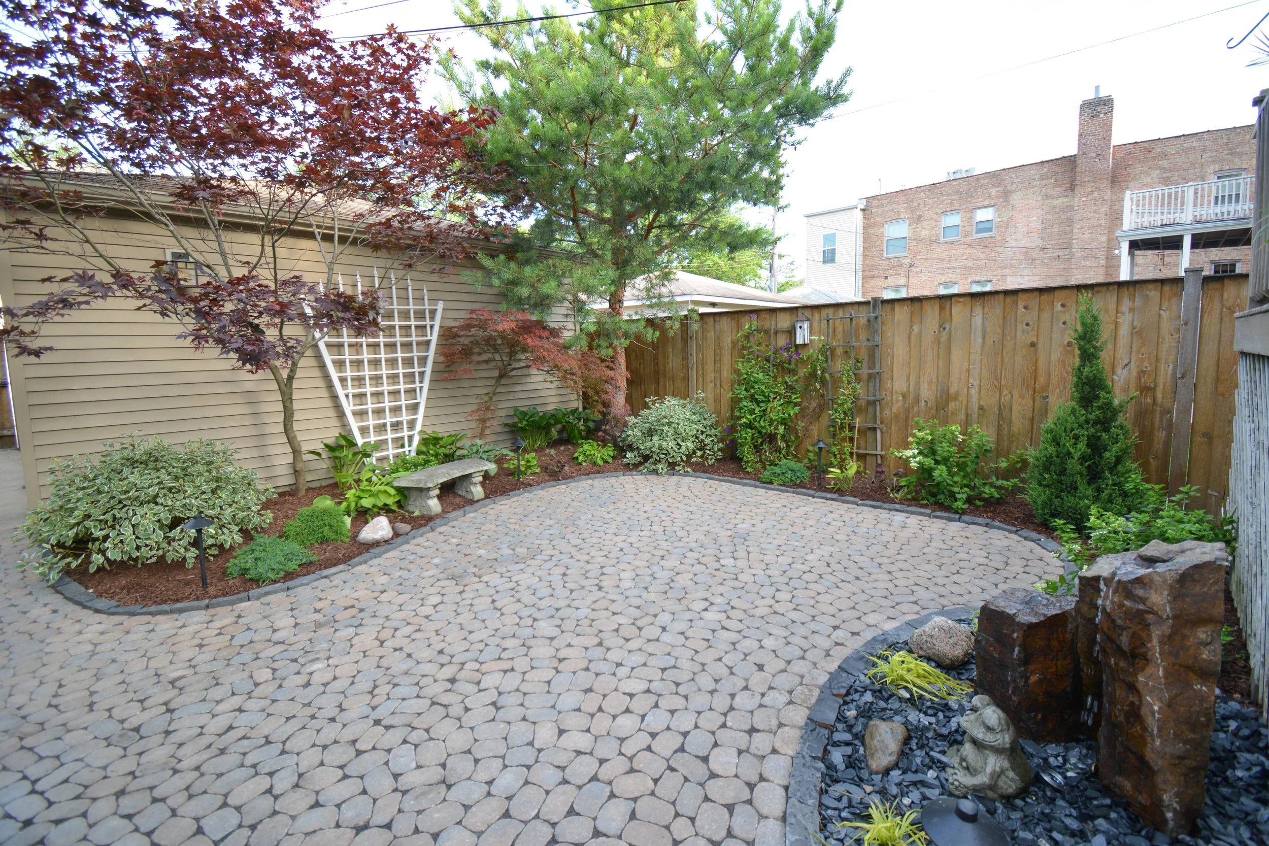 Our projects focus on executing quality hardscape and landscapes, including patios, outdoor fire pits, grilling areas, set walls, landscape lighting, pergolas, and drainage solutions.  We also offer full-service maintenance packages to keep your land