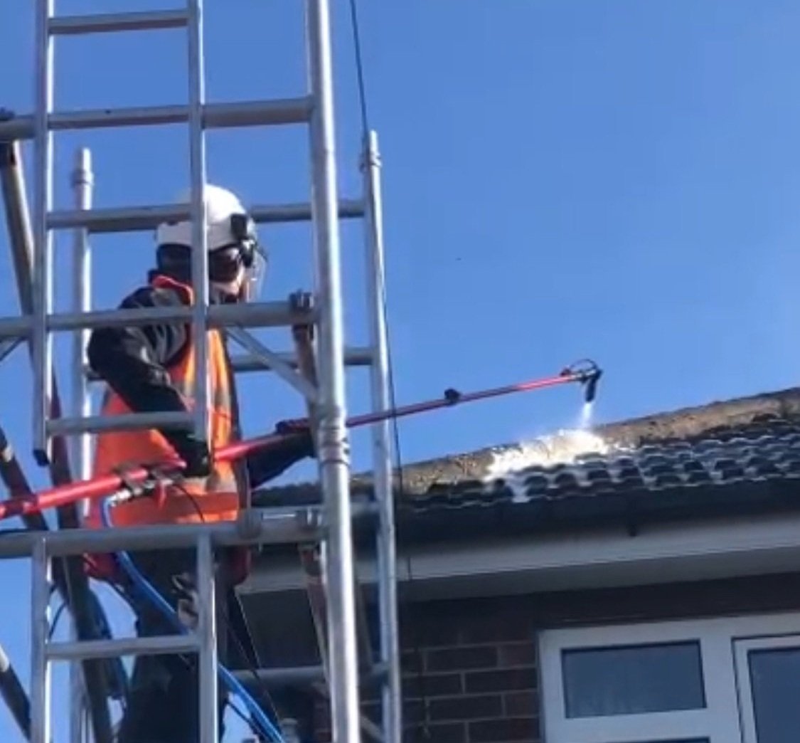 Professional Roof Cleaning in Grimsby
