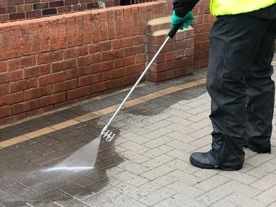 Best driveway cleaning in Grimsby and Cleethorpes.