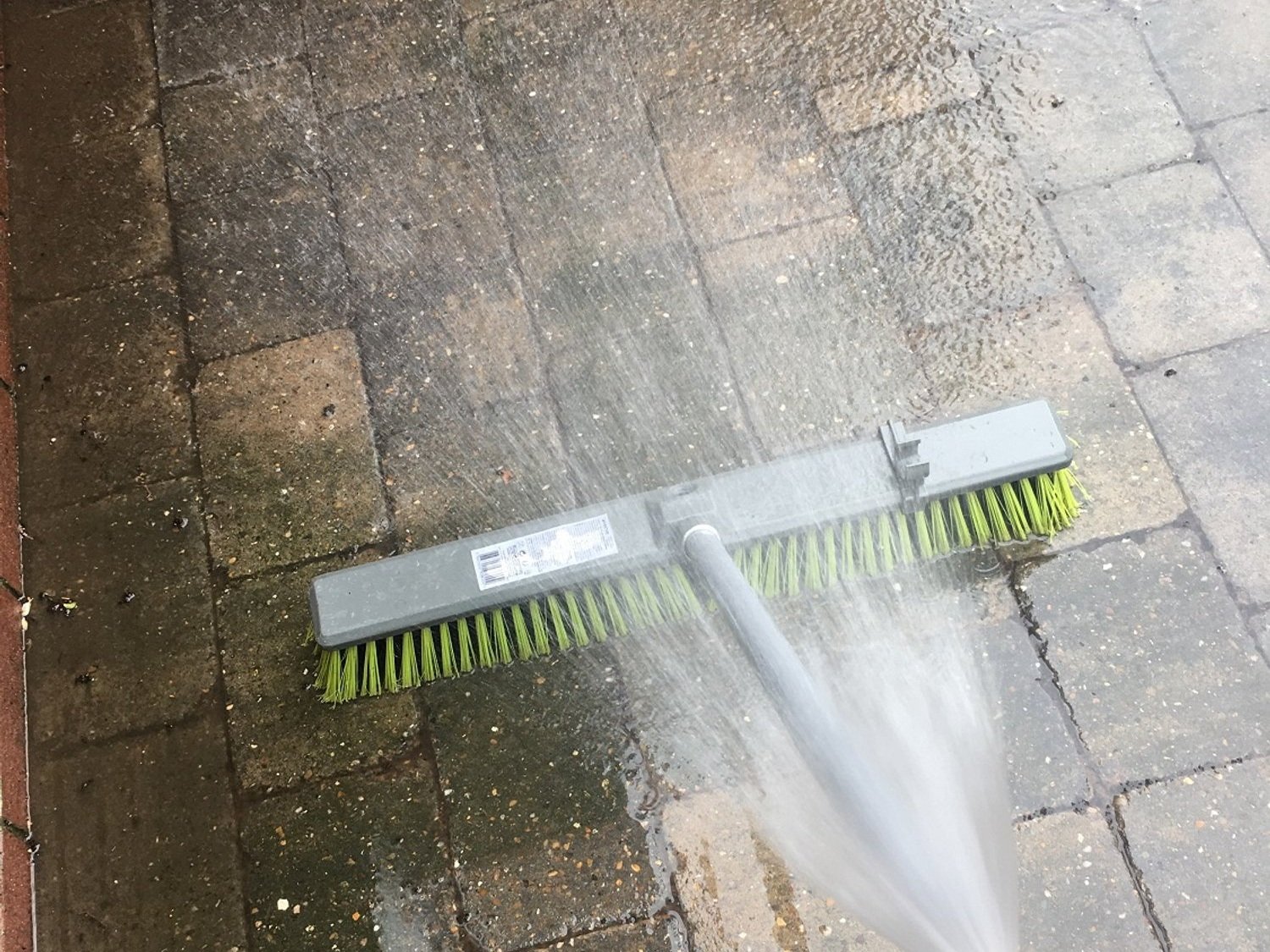 Patio cleaning by iNEX