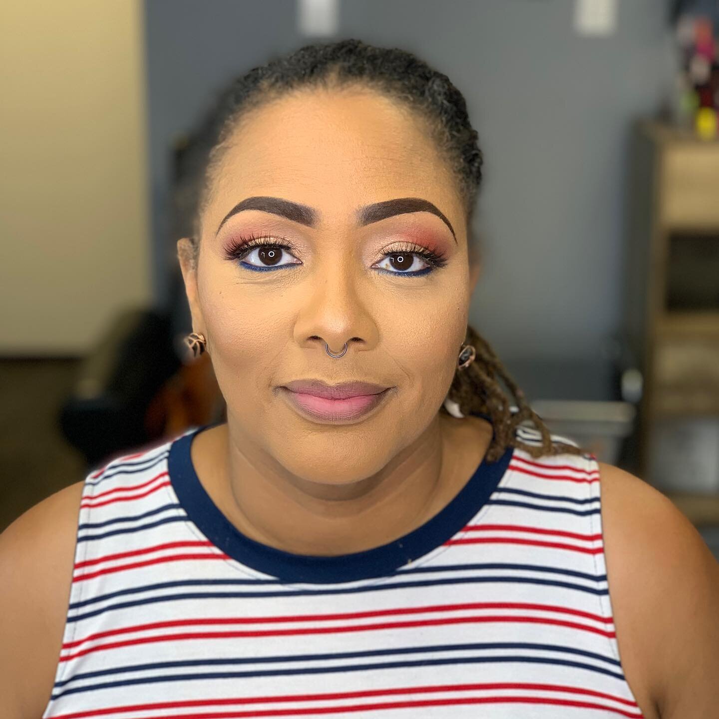 Simply beautiful! It&rsquo;s always a pleasure doing this jewels makeup oh yea she just happens to be my Twinkie, my sister @phreemanley 
Thank you for allowing me to make you even more #flawless

#flawless #flawlessfinish #makeup #classes #professio