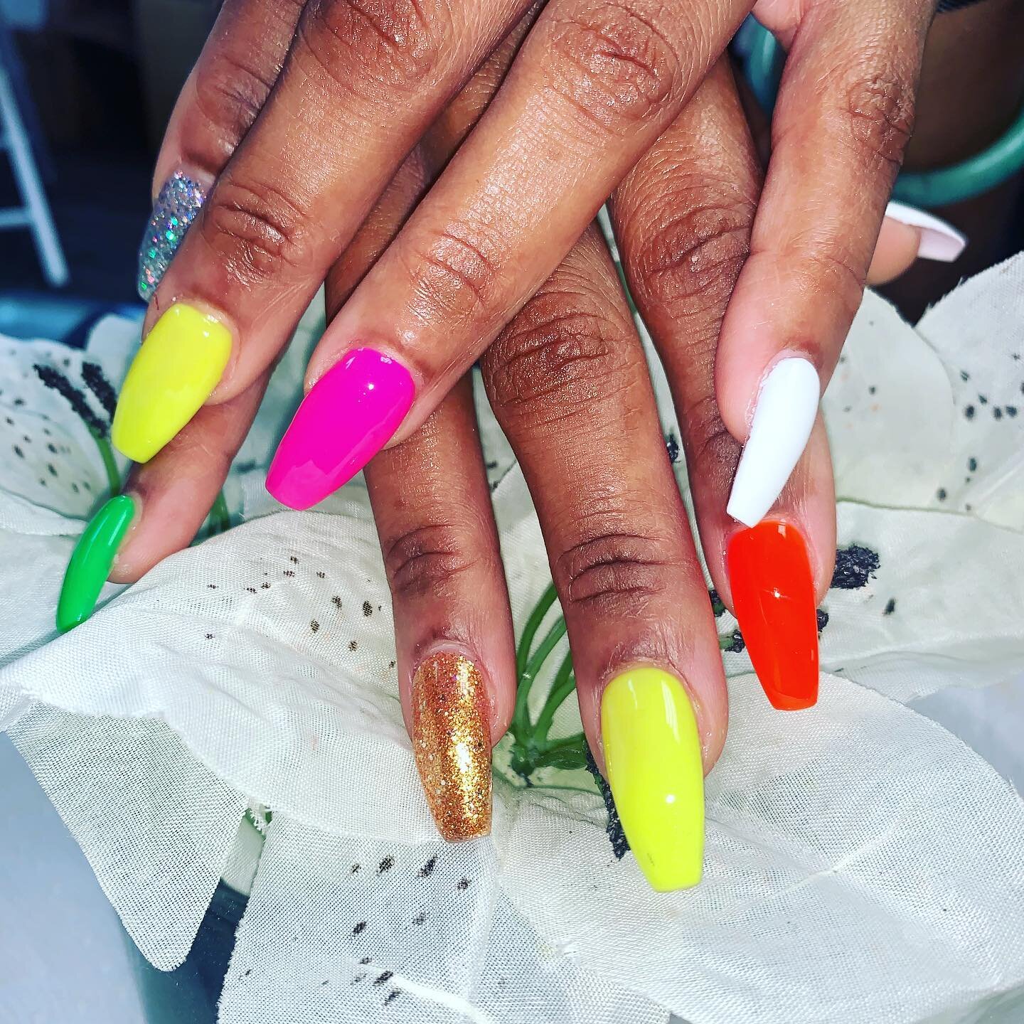 Who doesn&rsquo;t love vacation nails !! Book your beauty with me!
#coffinnails #cabo #cabonails 
Thank you @braidsbyvanna for allowing me to make you #flawless