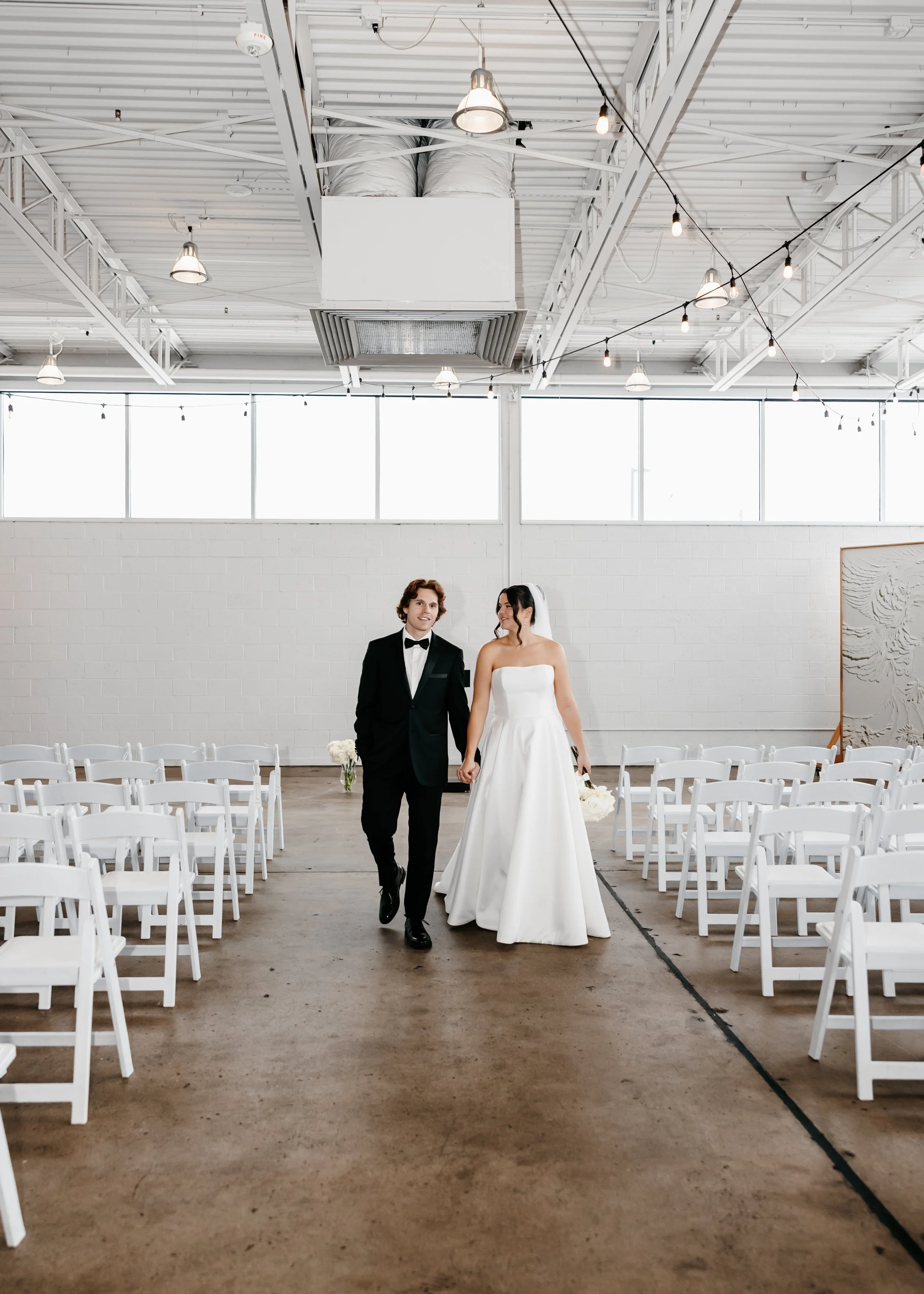 Twin Cities Southern Minnesota Wedding Lifestyle Photographer
Glass House Minneapolis
