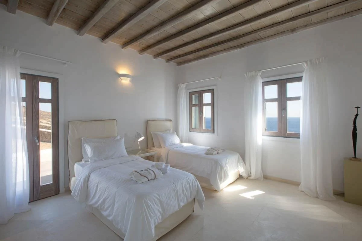 CALLIRHOE ~ Villa Nectar
Ensuite Twin Bedroom - 2x single beds or 1 double
£1,400 (shared)
£1,900 (solo)