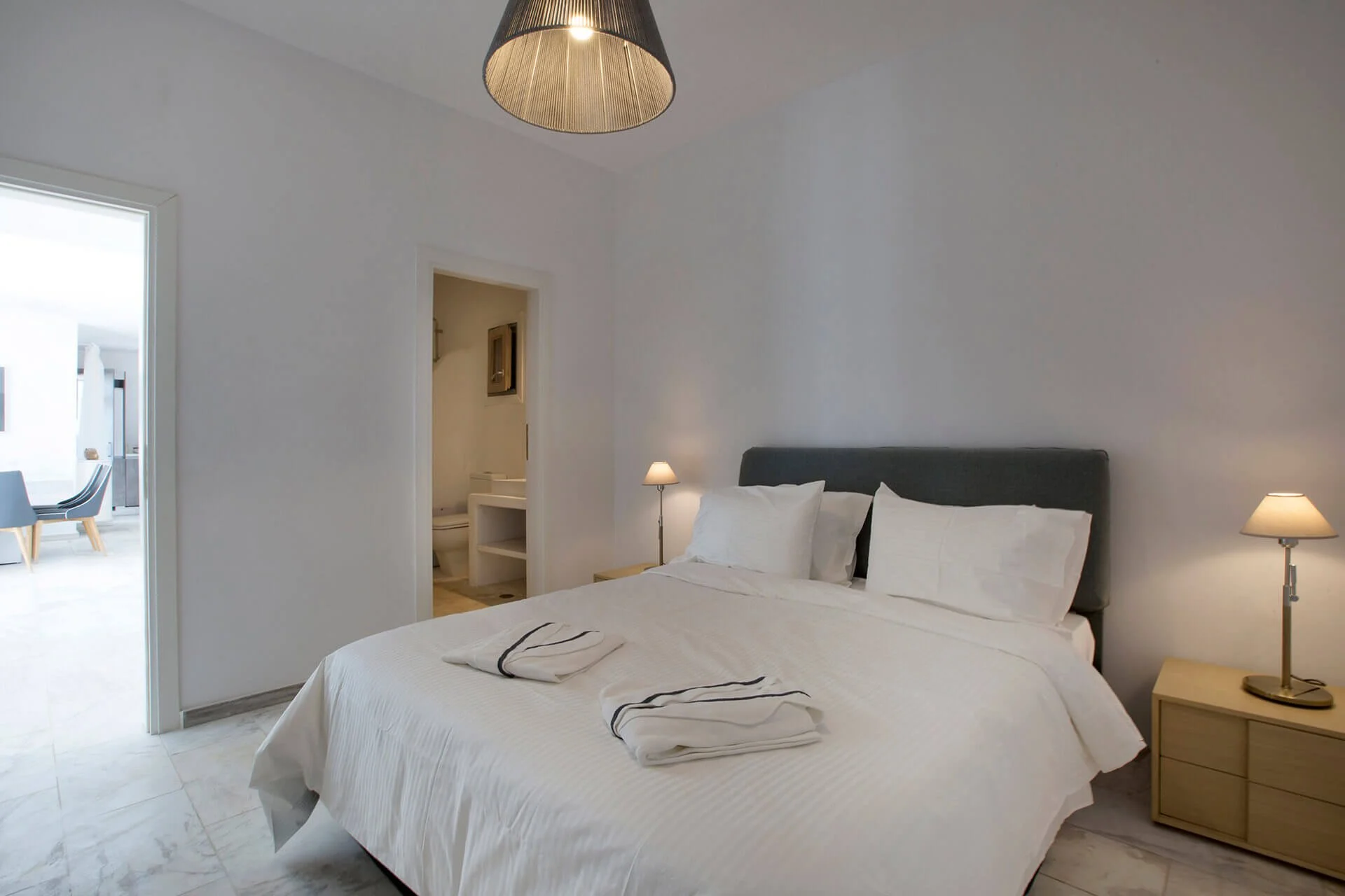 NYX ~ Villa Ambrosia
Ensuite Double bedroom – 
£1,200 (shared)
£1,700 (solo)