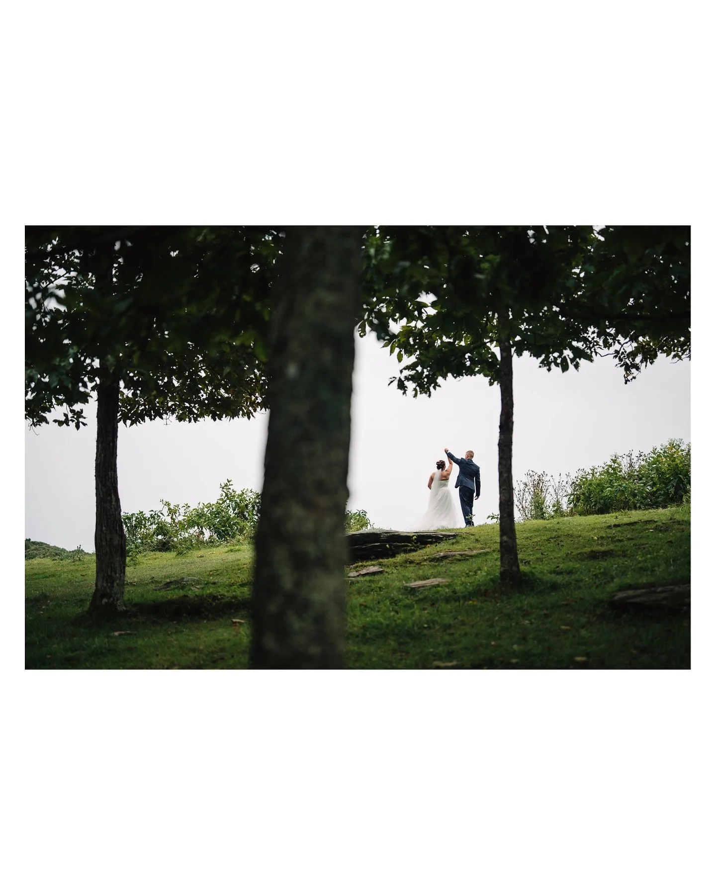 Megan + Tyler | 09.06.25 | Fairview NC

#ashevilleelopement #mountainelopement #blueridgemountains #ashevillephotographer #adventureelopement #timelesswedding #sonyalpha #northcarolinaweddingphotographer #24mmgmaster