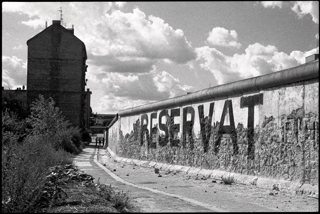 Berlin Wall, 1990, edition of 3, digigraphie print,
33 × 43 1/2 inches