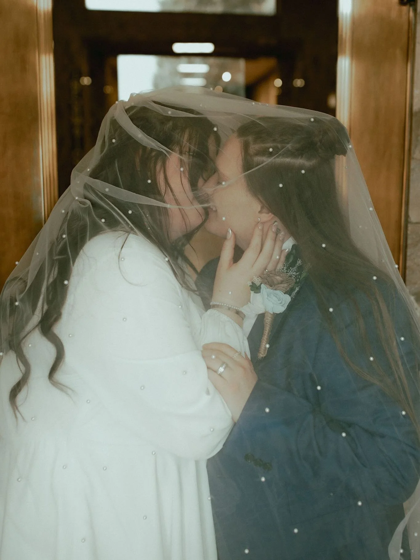 Congratulations Alisten and Justas!! 🤍🤍