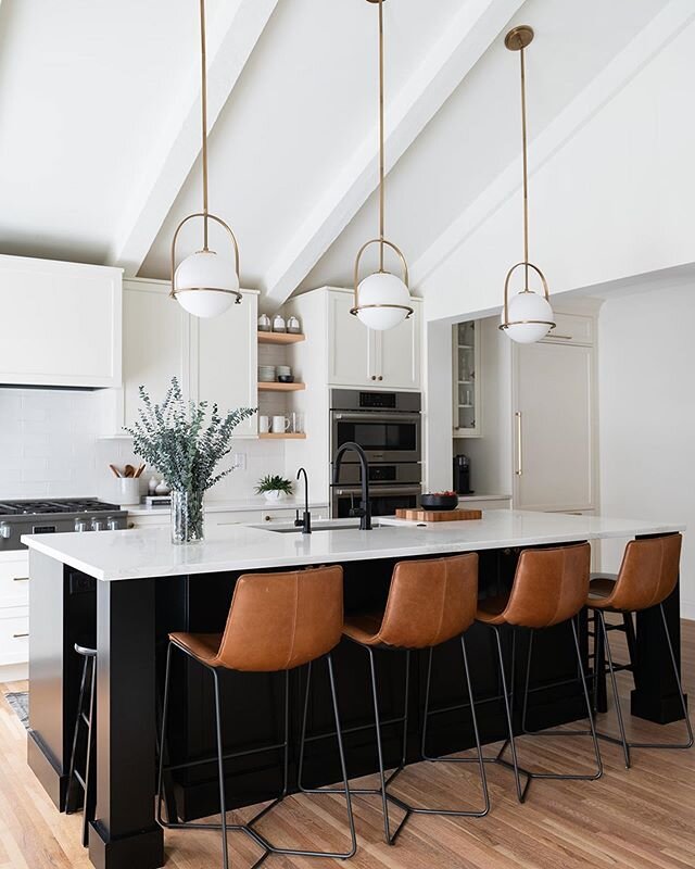 Kitchen of dreams by @birchcointeriors 😍 I&rsquo;ve had sooo many interior shoots lately that I can&rsquo;t wait to share!