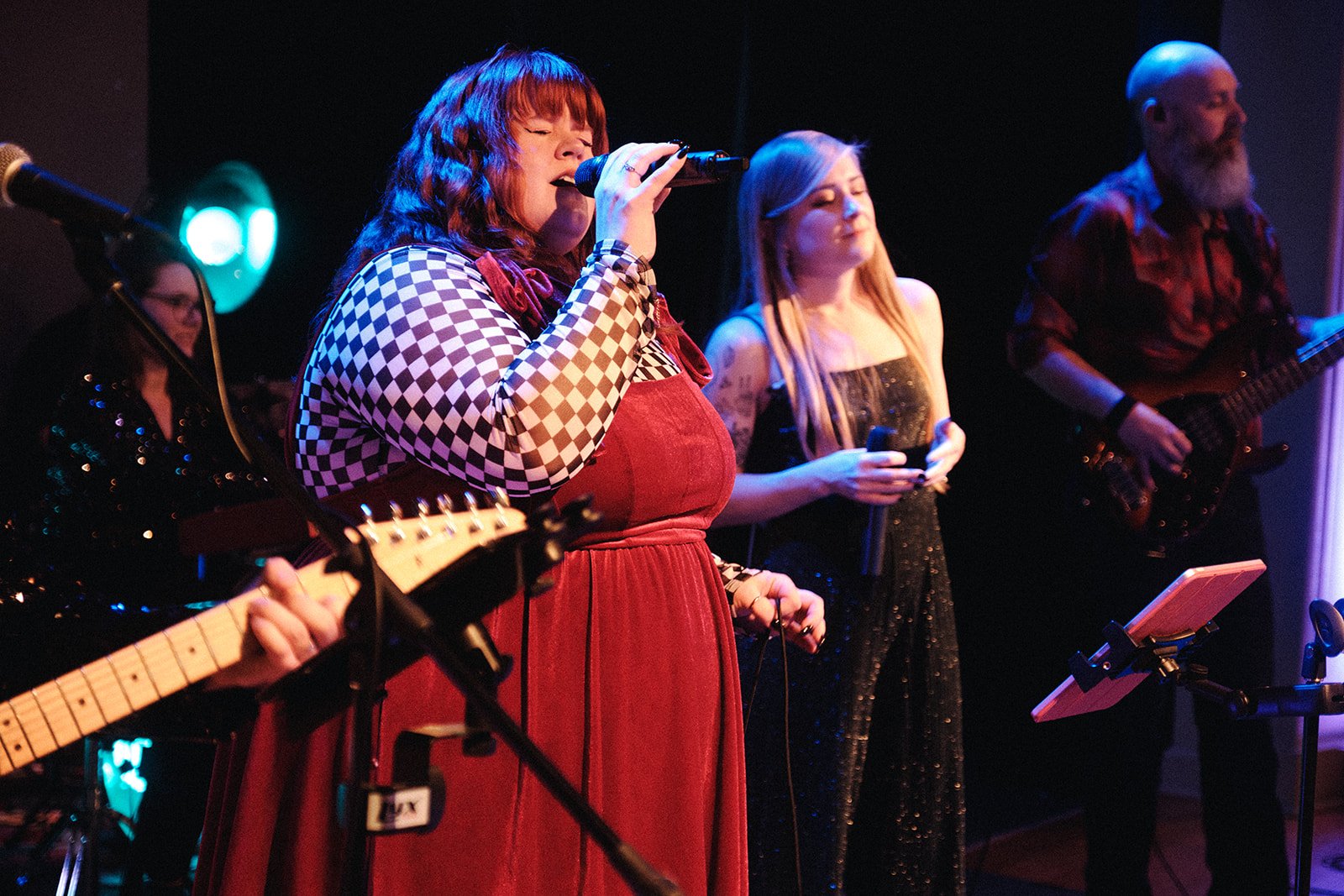 FUMCDentonModernChristmas2024_19December2024_EmilioMesaPhotography_0043.jpg