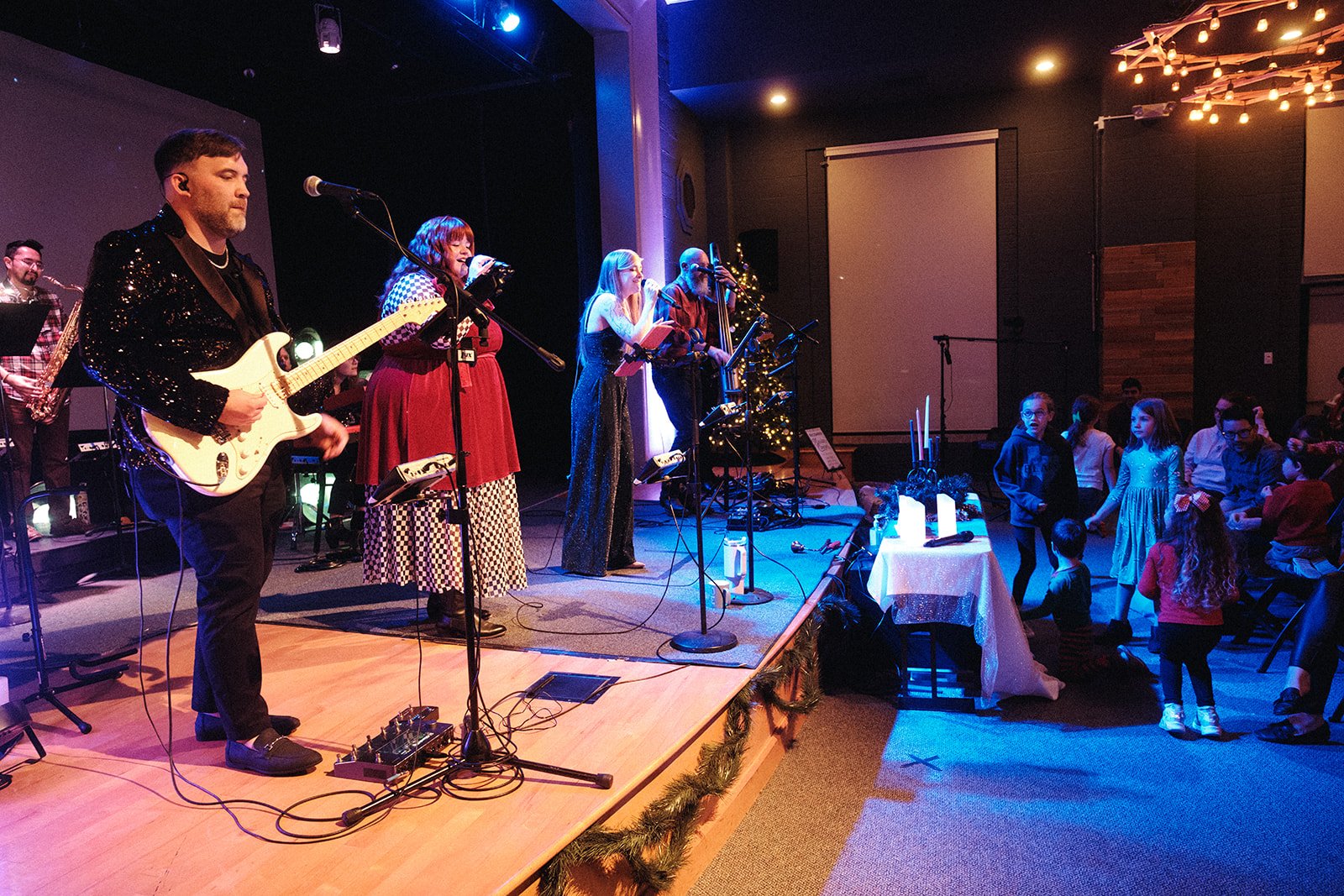FUMCDentonModernChristmas2024_19December2024_EmilioMesaPhotography_0103.jpg