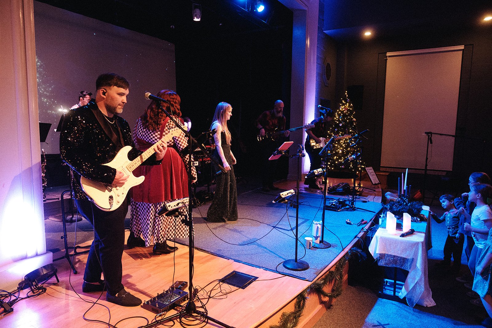 FUMCDentonModernChristmas2024_19December2024_EmilioMesaPhotography_0096.jpg