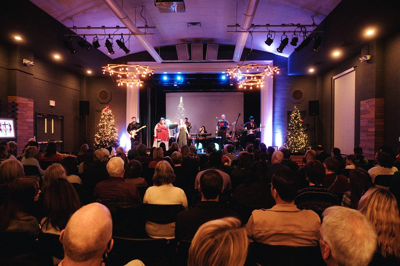 FUMCDentonModernChristmas2024_19December2024_EmilioMesaPhotography_0020.jpg
