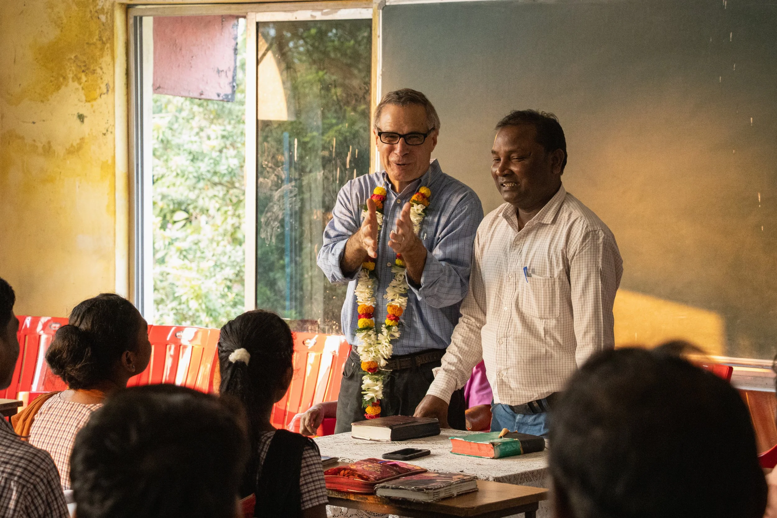  ER’s president encourages students of the SOE in eastern Odisha with the Word of God. 