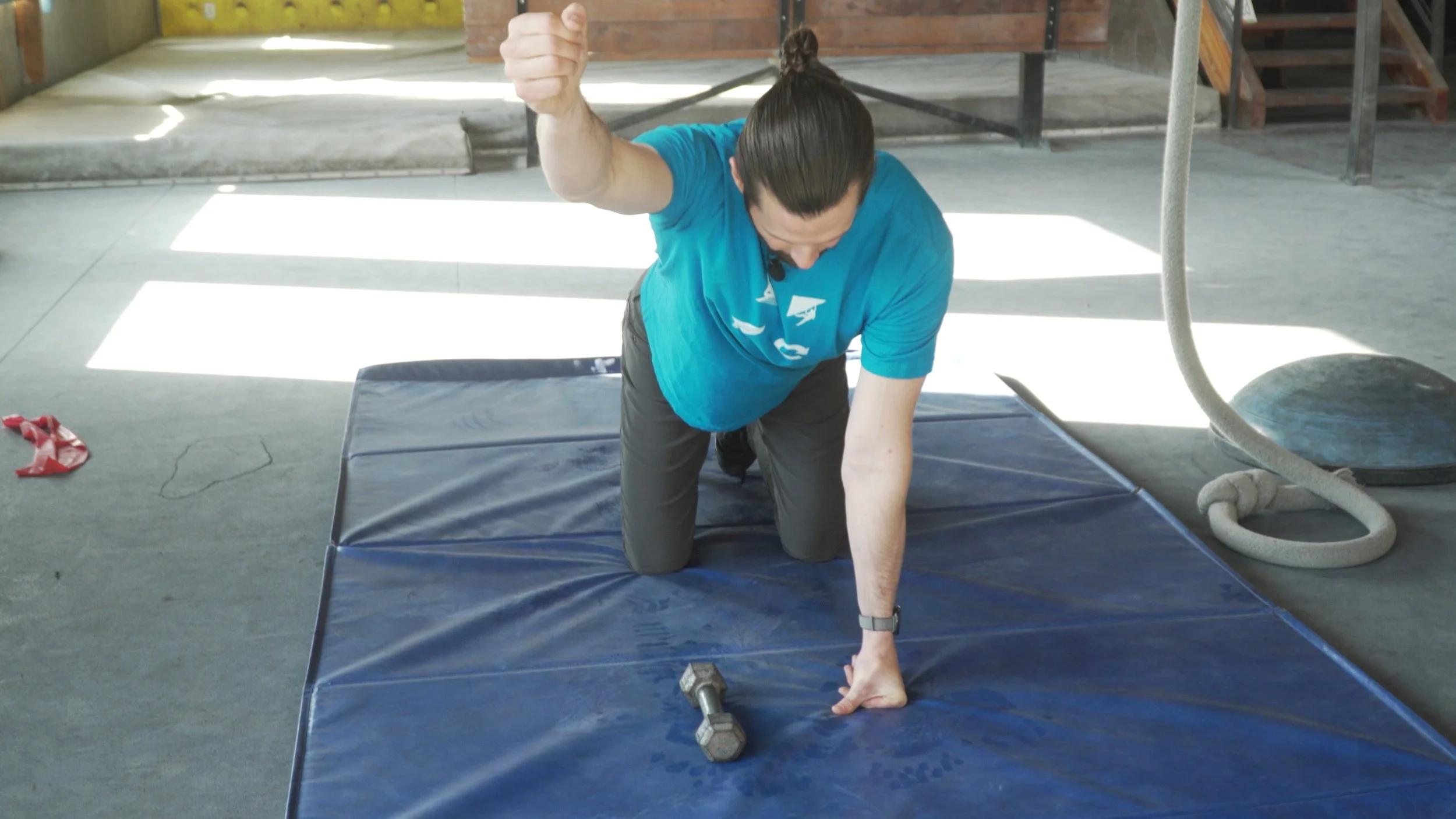 HoopersBeta_Ep103_ScapularDyskinesisFixWorkout_EmileModesitt_03202022.00_03_34_14.Still010.jpg