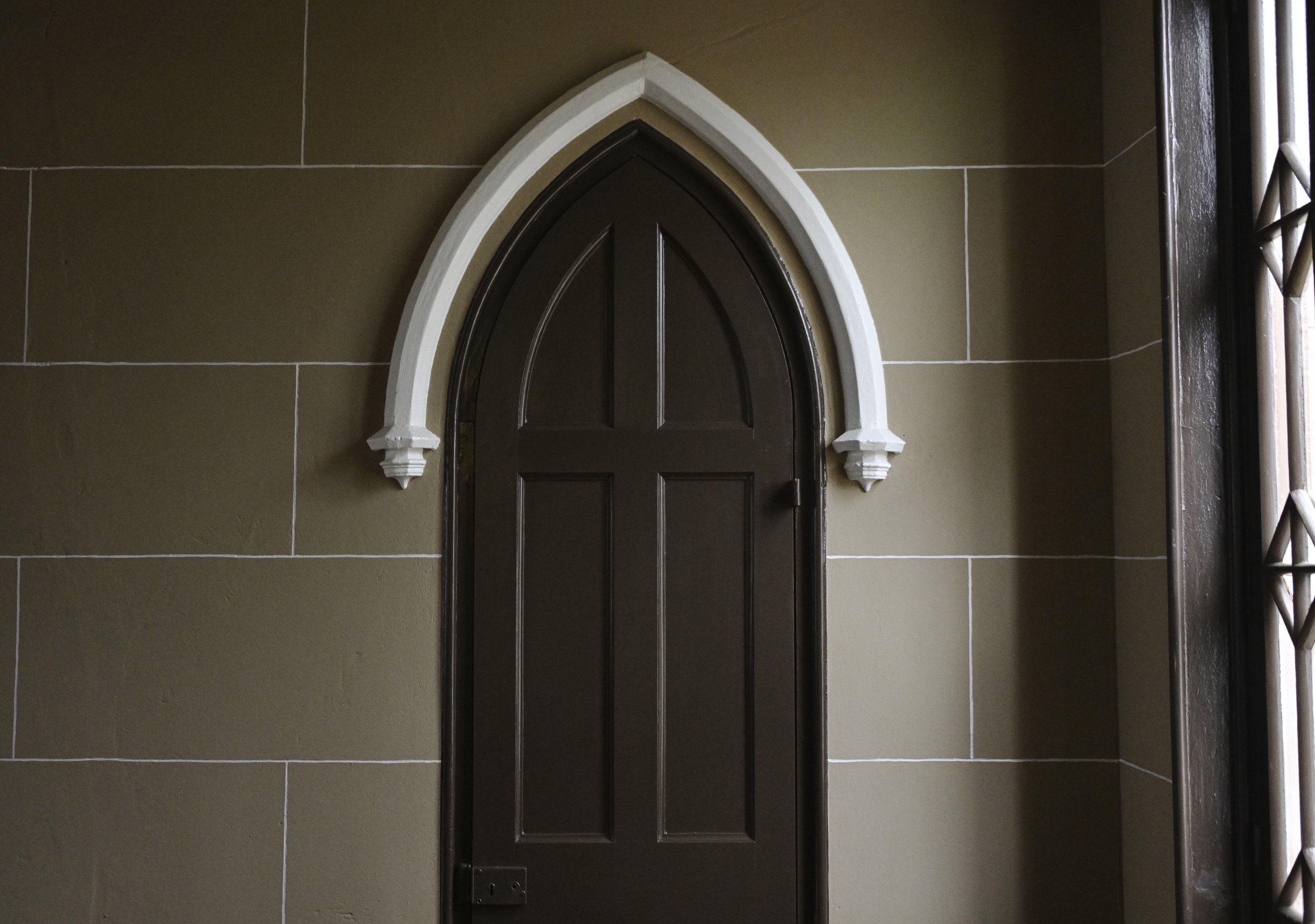 18 - ChristChurch_GothicArch.jpg