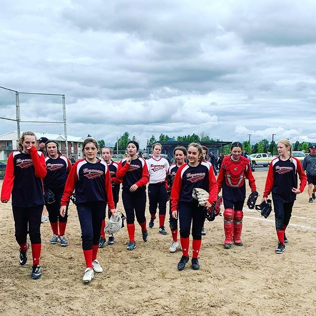 Pulled off 3 wins yesterday. Nice to get back on the field and start to work the kinks out. 
Nice job girls! 👊🏼💪🏼🥎