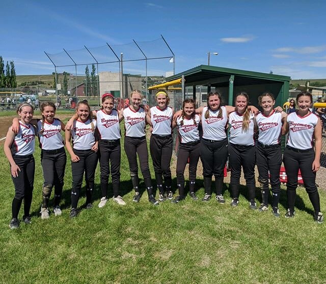 We had a blast this past weekend in Great Falls at our first tournament of the year. Thx @jacksoncontractorgroupinc  for your continued support and for making us look good! 
#softballgirls #bozeman #alwayscompete