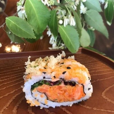 Spicy+Salmon+Sashimi+with+Tempura+Crumb+Sushi.jpeg