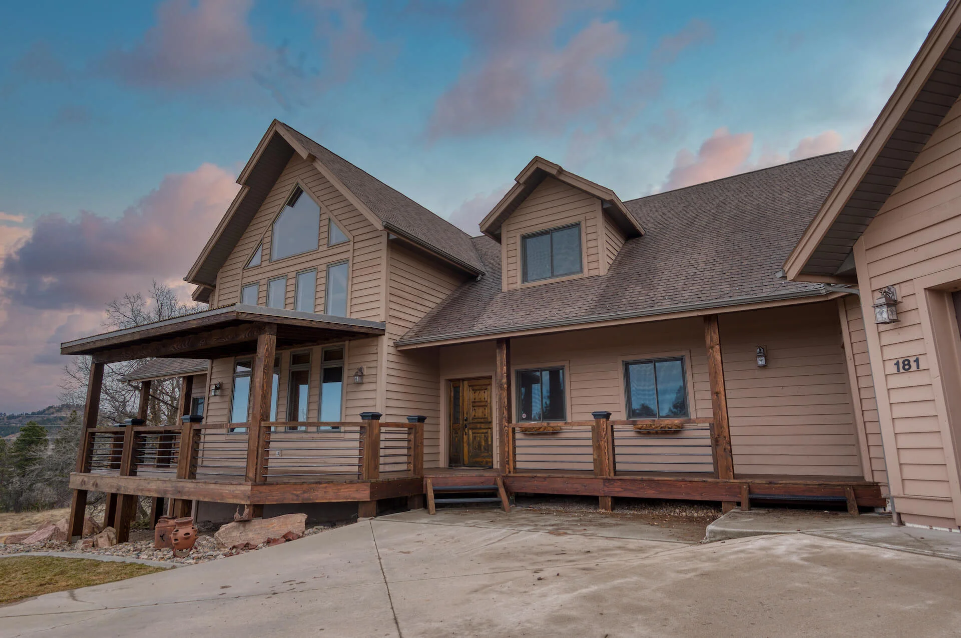 2020-3-30 Oaks Construction Front Deck Sky HQ 4.jpg