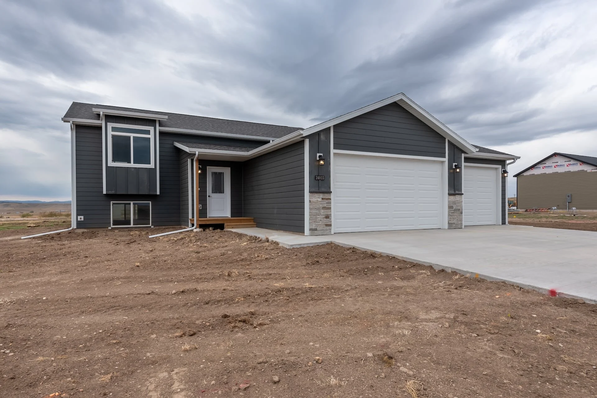 2020-10-2 Howie Construction Builders FirstSource Pommel Loop Compressed 2.jpg