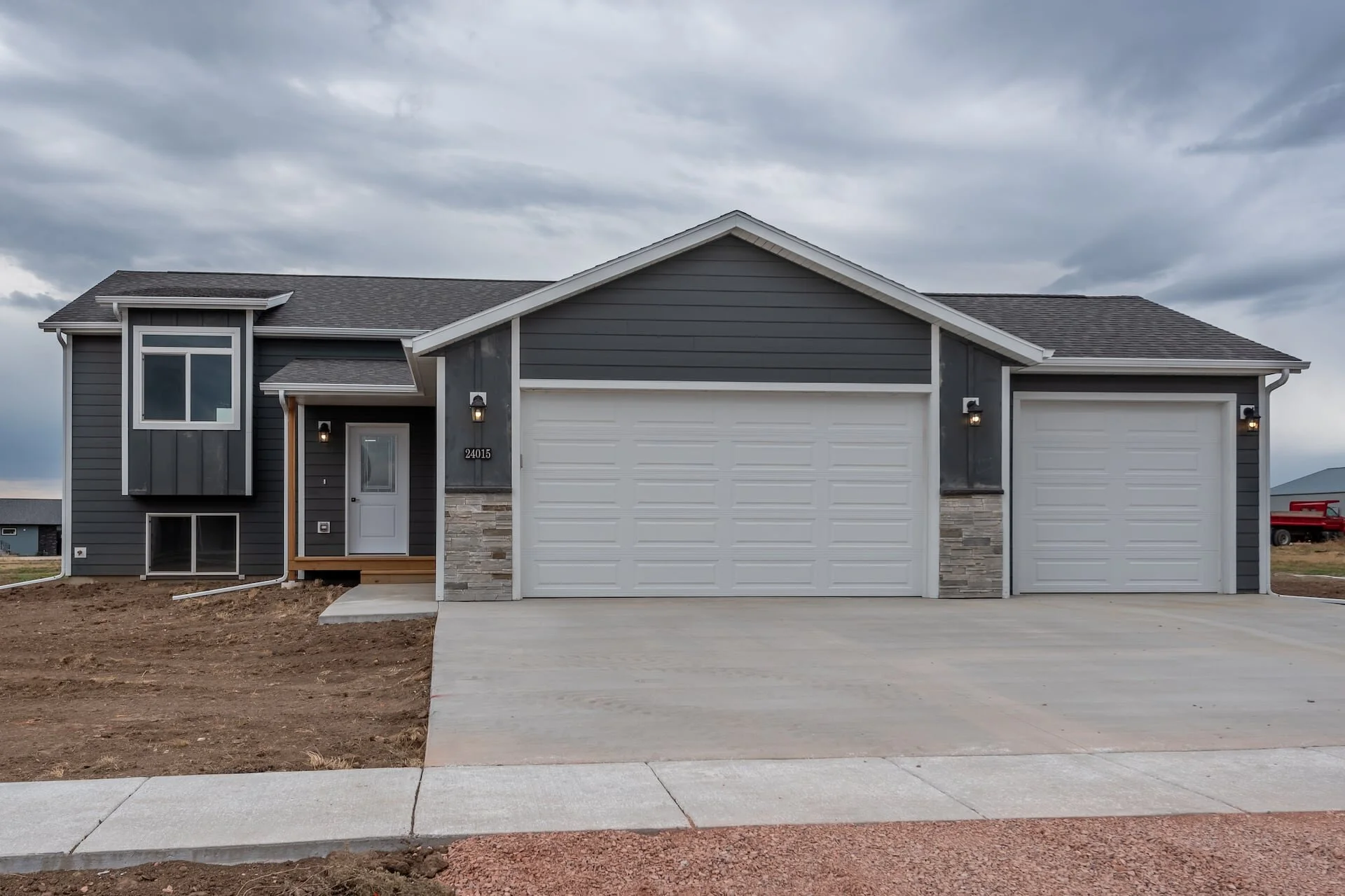 2020-10-2 Howie Construction Builders FirstSource Pommel Loop Compressed 4.jpg