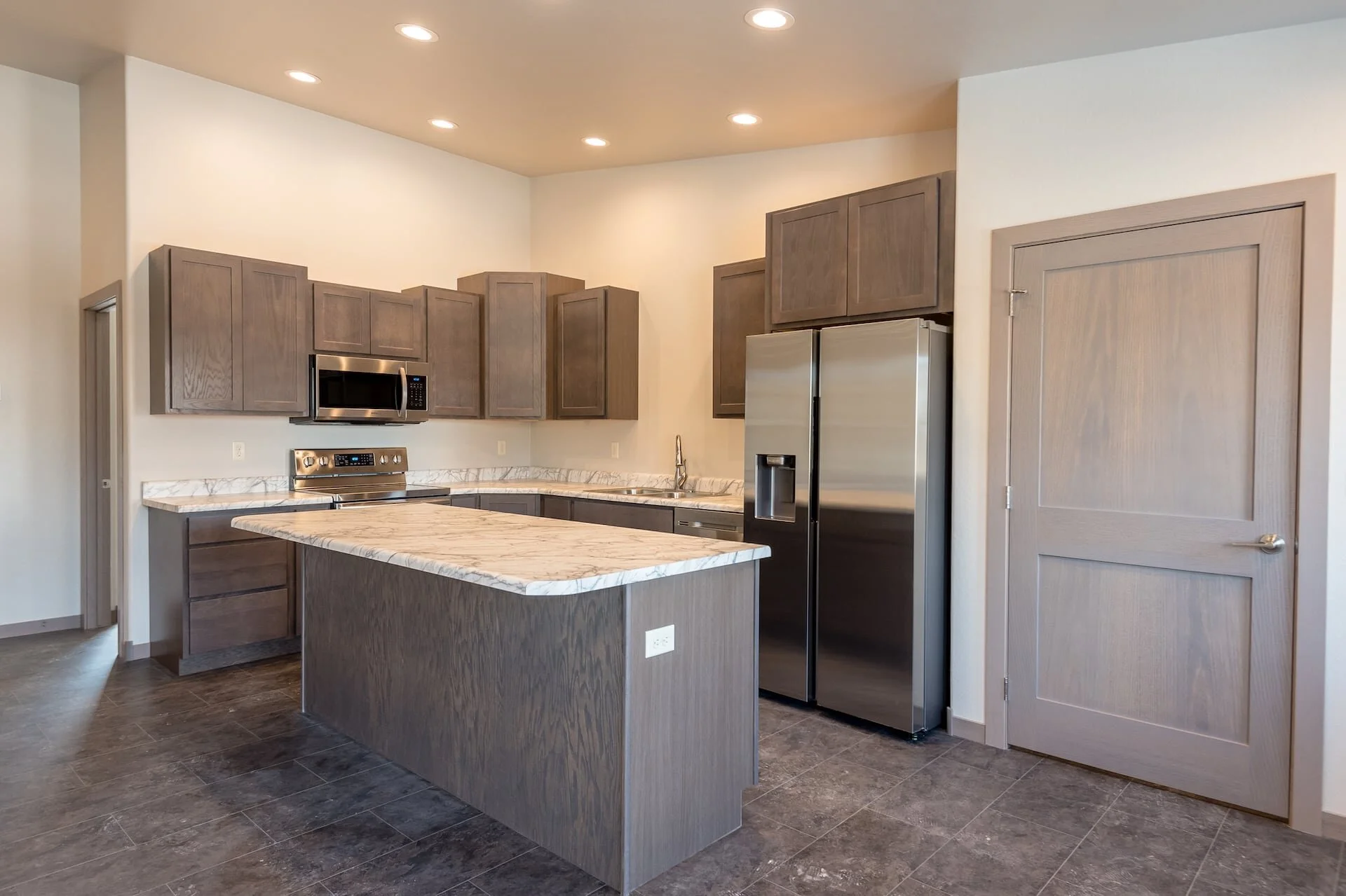 2020-10-27 Delta Construction Michigan St Duplex Spearfish Builders FirstSource Compressed 7.jpg
