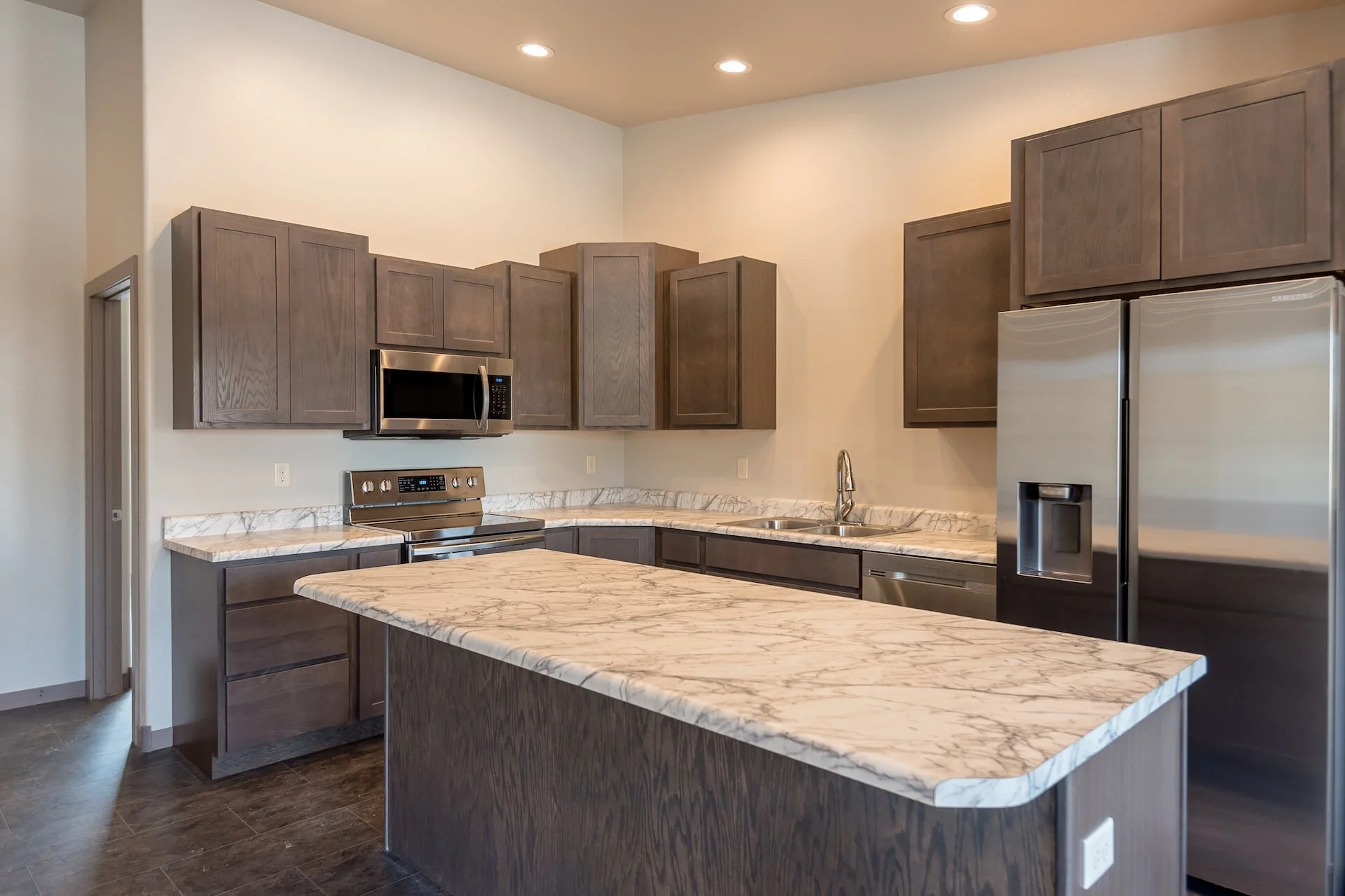 2020-10-27 Delta Construction Michigan St Duplex Spearfish Builders FirstSource Compressed 8.jpg