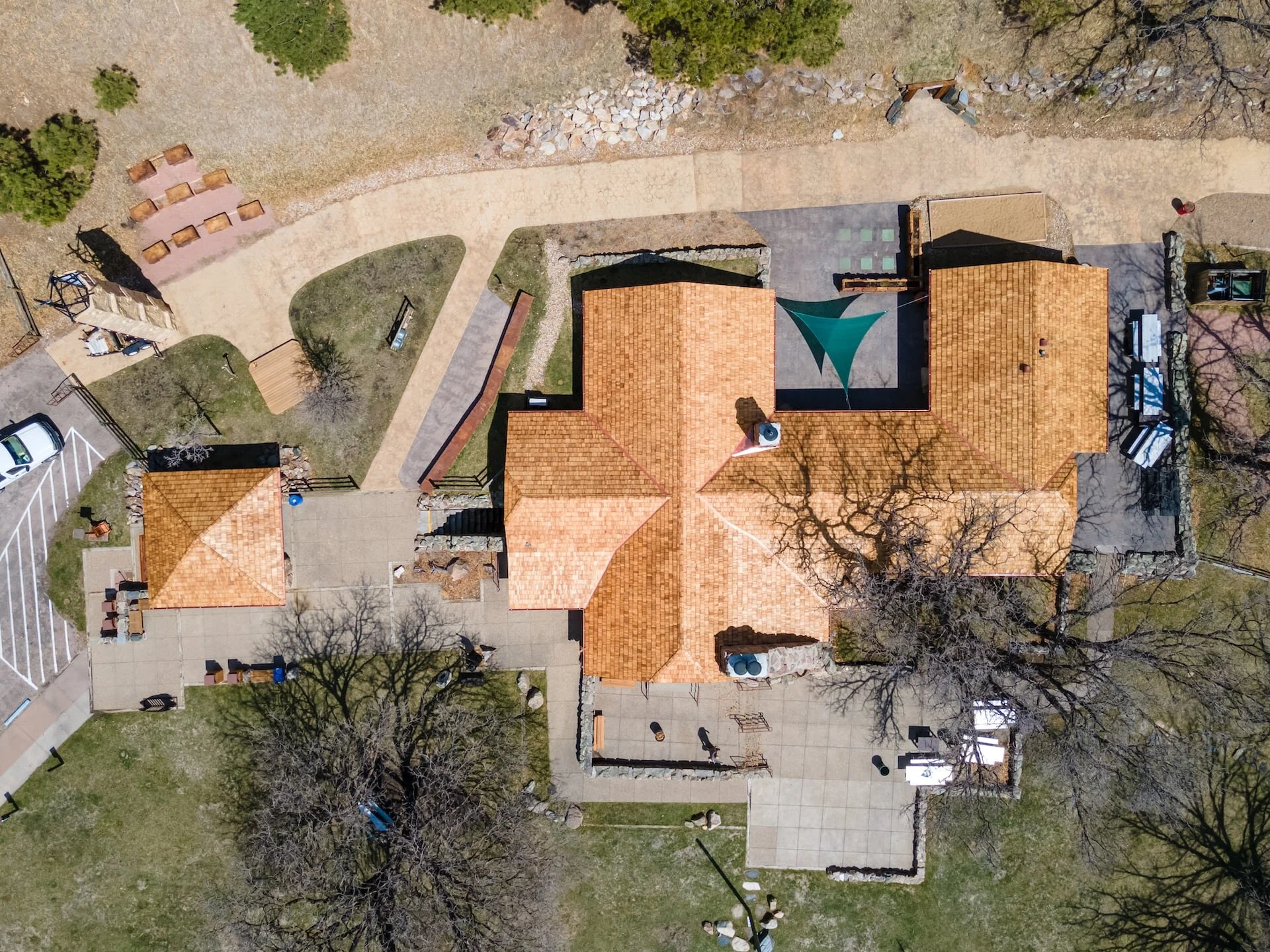 2021-4-28 Diamond Roofing Peter Norbeck Center Compressed 14.jpg
