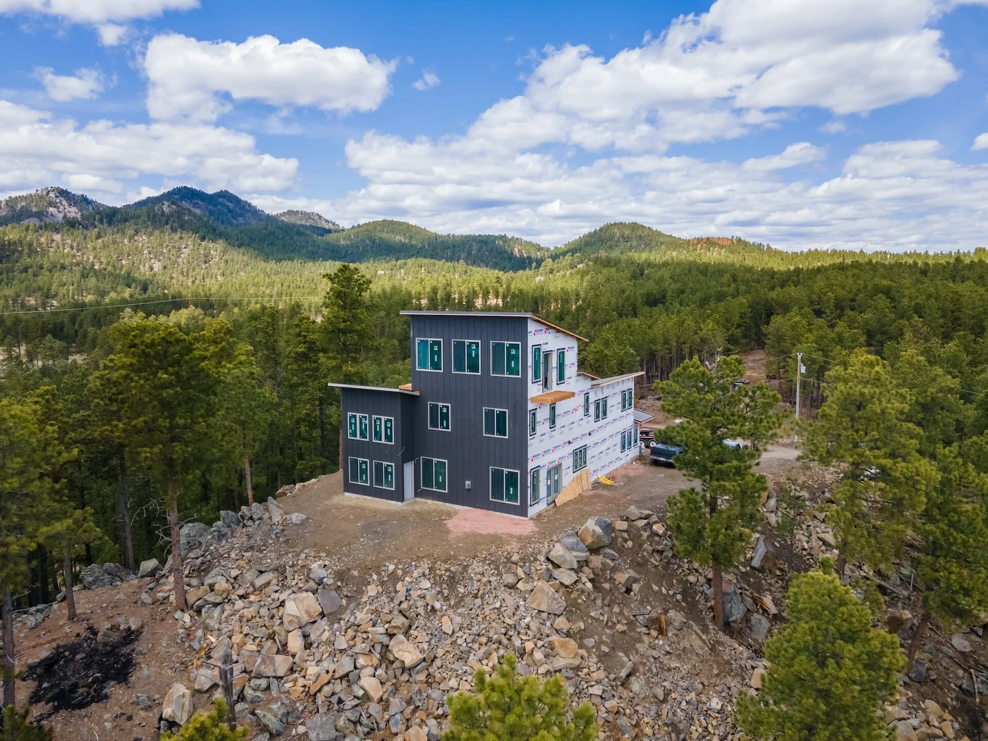 2021-4-28 Great Plains Builders Custom Hill City Home Compressed 10.jpg