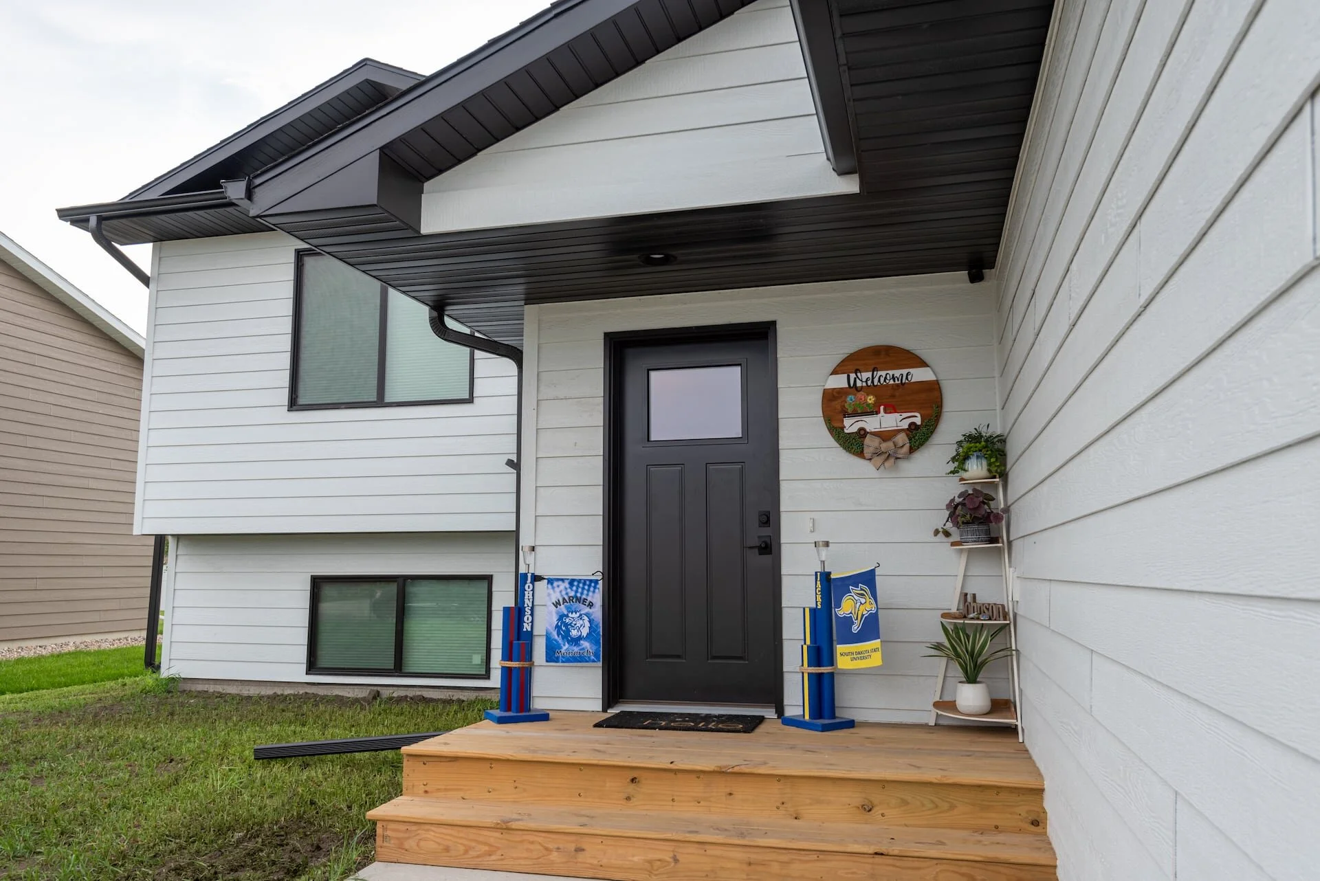 Black and White HeadTurner by Glacier Homes in Aberdeen, SD — Builders