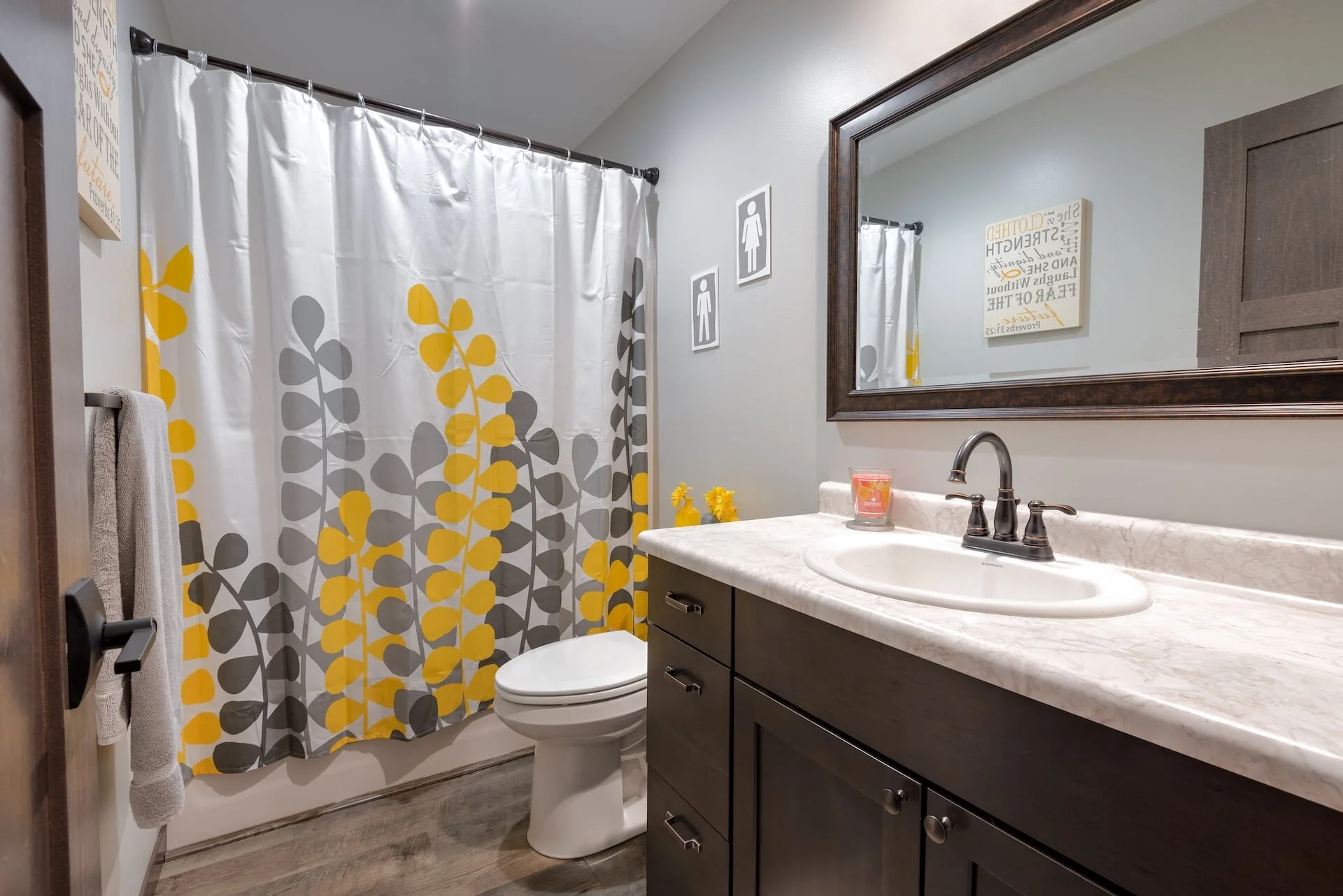 Black and White HeadTurner by Glacier Homes in Aberdeen, SD — Builders