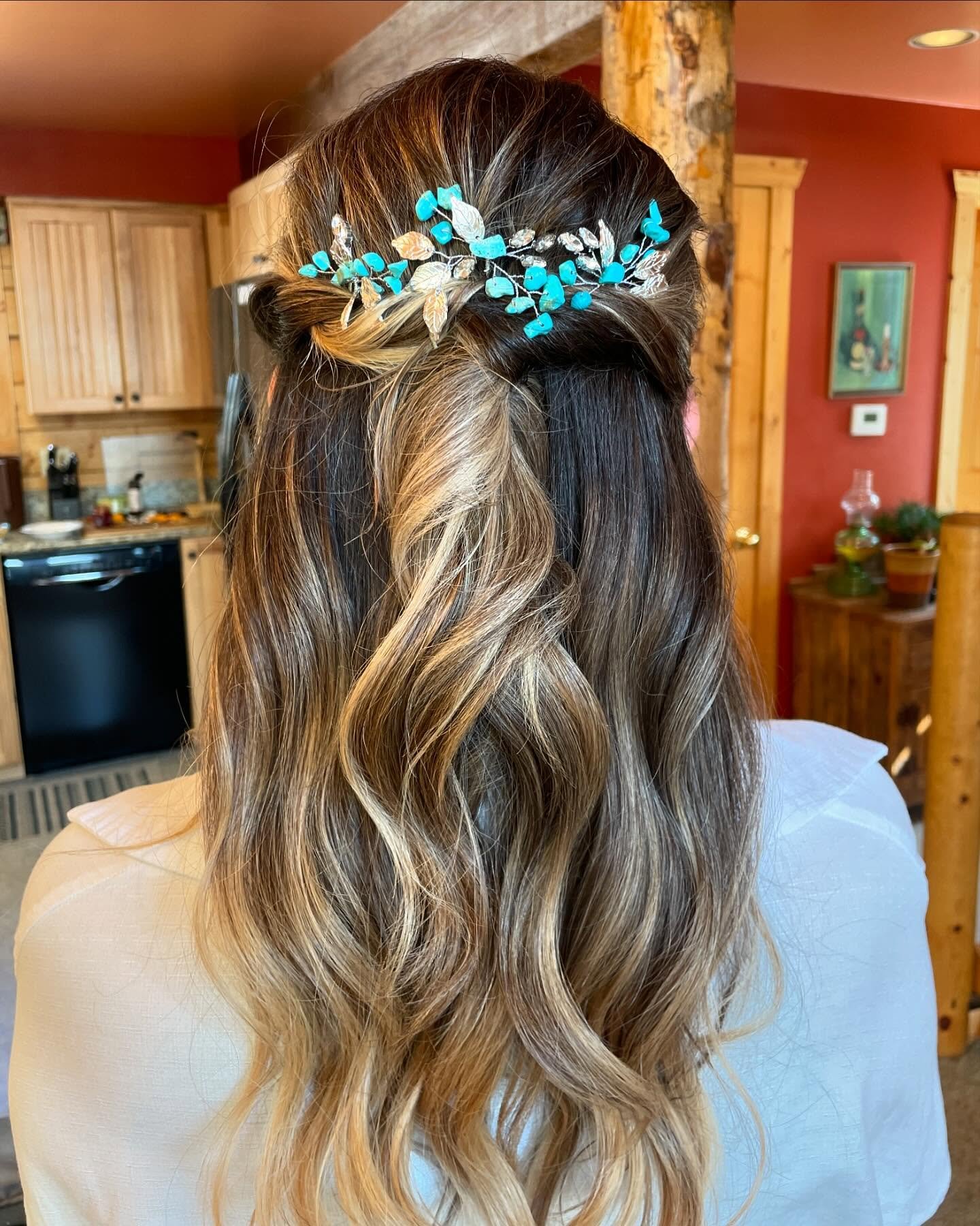 All the things from this week (or so) 
@gerty.pop wedding hair and view
Driving through the first snow storm of the year
Lily being Lily and some random shit (literally lol how does that even happen) @thepoopofdenver