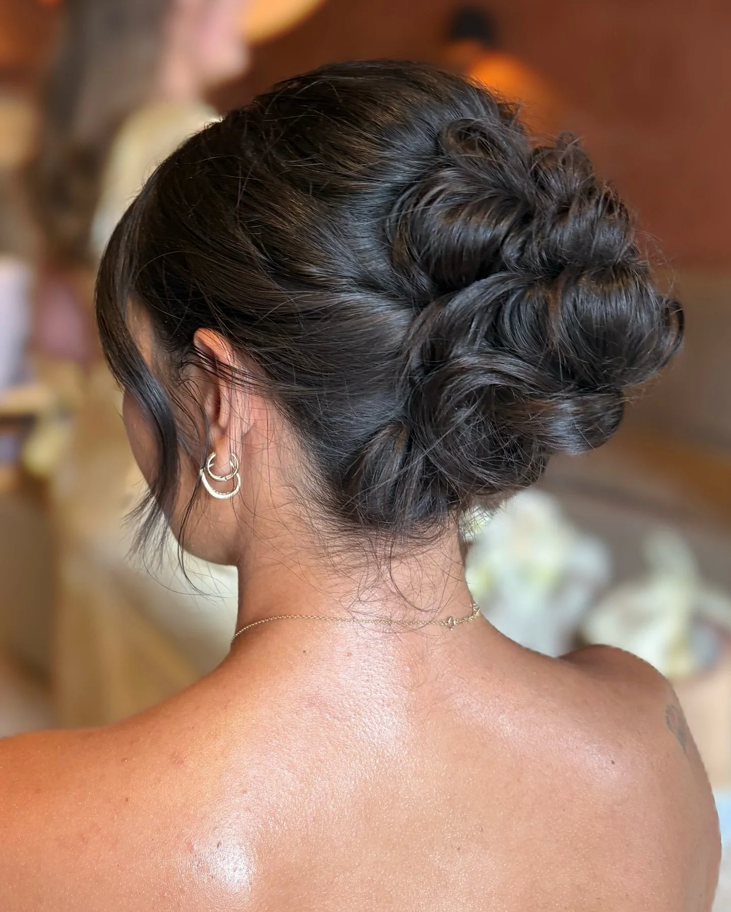 Effortless up-do for sister of the Bride, Amelia 🤍 @bullburford @wortonhall 

.
.
.
#undoneupdo #texturedupdos #bridesmaidhairstyles #cotswolds #cotswold #cotswoldshair #burford #burfordwedding #cotswoldweddingphotographer #cotswoldwedding #cotswold