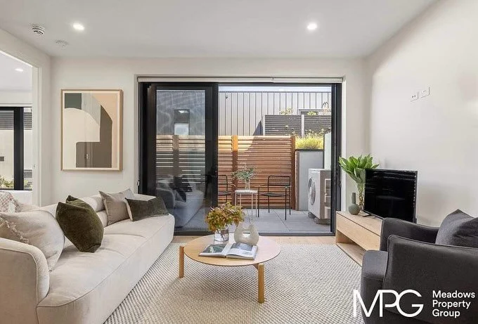 Indoor - outdoor living in Bentleigh.

&bull;

Styling @theapartmentbrief 
Stylist @annaaddalton 

&bull;

205/79 Mitchell st, Bentleigh