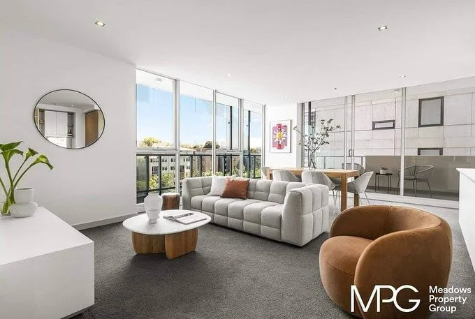 A light filled haven in South Yarra. 

&bull;

Styling @theapartmentbrief 
Stylist @annaaddalton @ashlea_hawkins 

&bull;

602/12 Yarra st, South Yarra