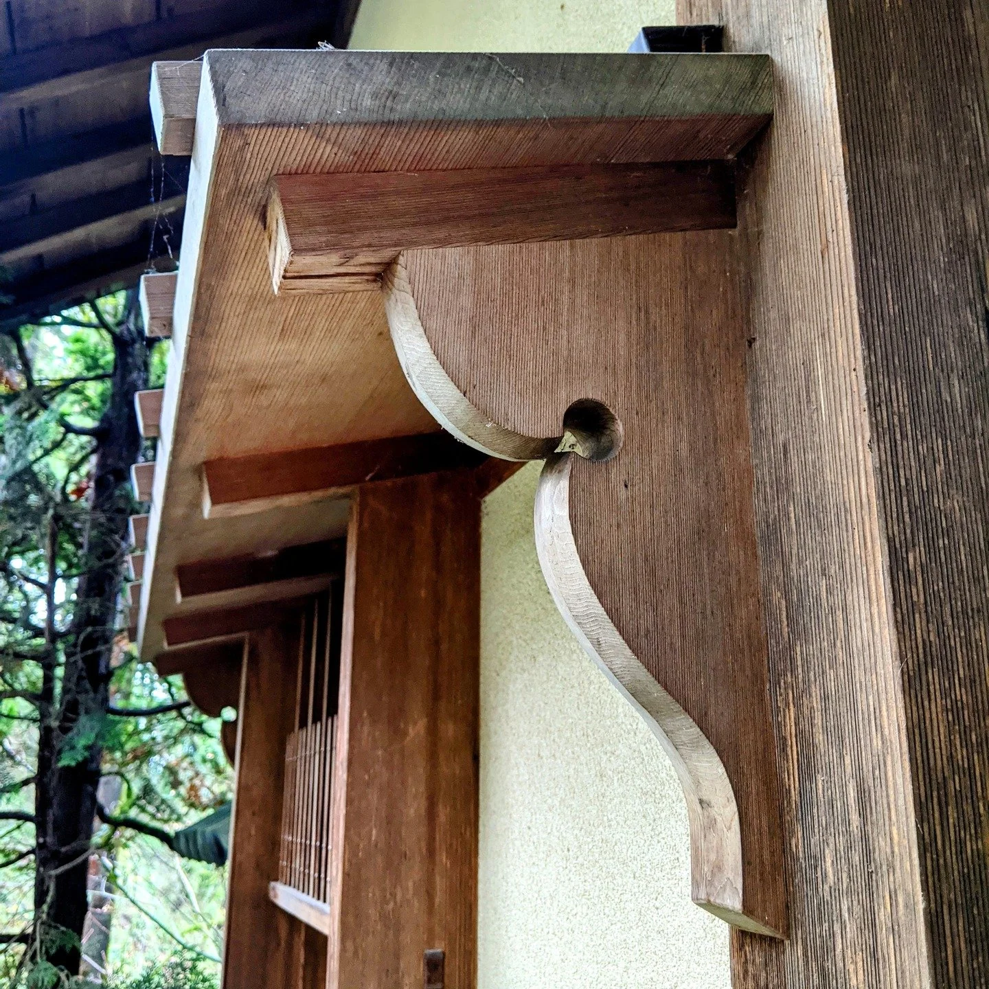 Here is an example of my teacher's work.

Clean

Beautifully tasteful

Simple

Vibrant

Delightfully well proportioned

and of course, masterfully executed.

Feeling very grateful to have had the opportunity to spend years by his side. Hopefully, wit