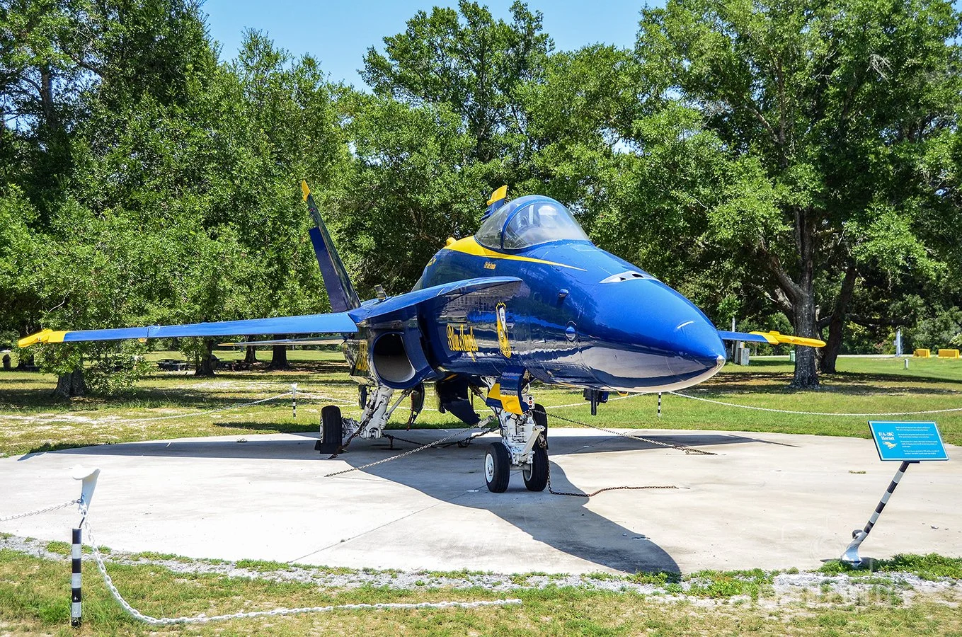F/A-18A Hornet (Bureau Number 161959) entered service in August 1984, with initial assignment to Air Evaluation Squadrons (VX) 4 and 5 for operational evaluation.  In October 1984, it joined Strike Fighter Squadron (VFA) 113.