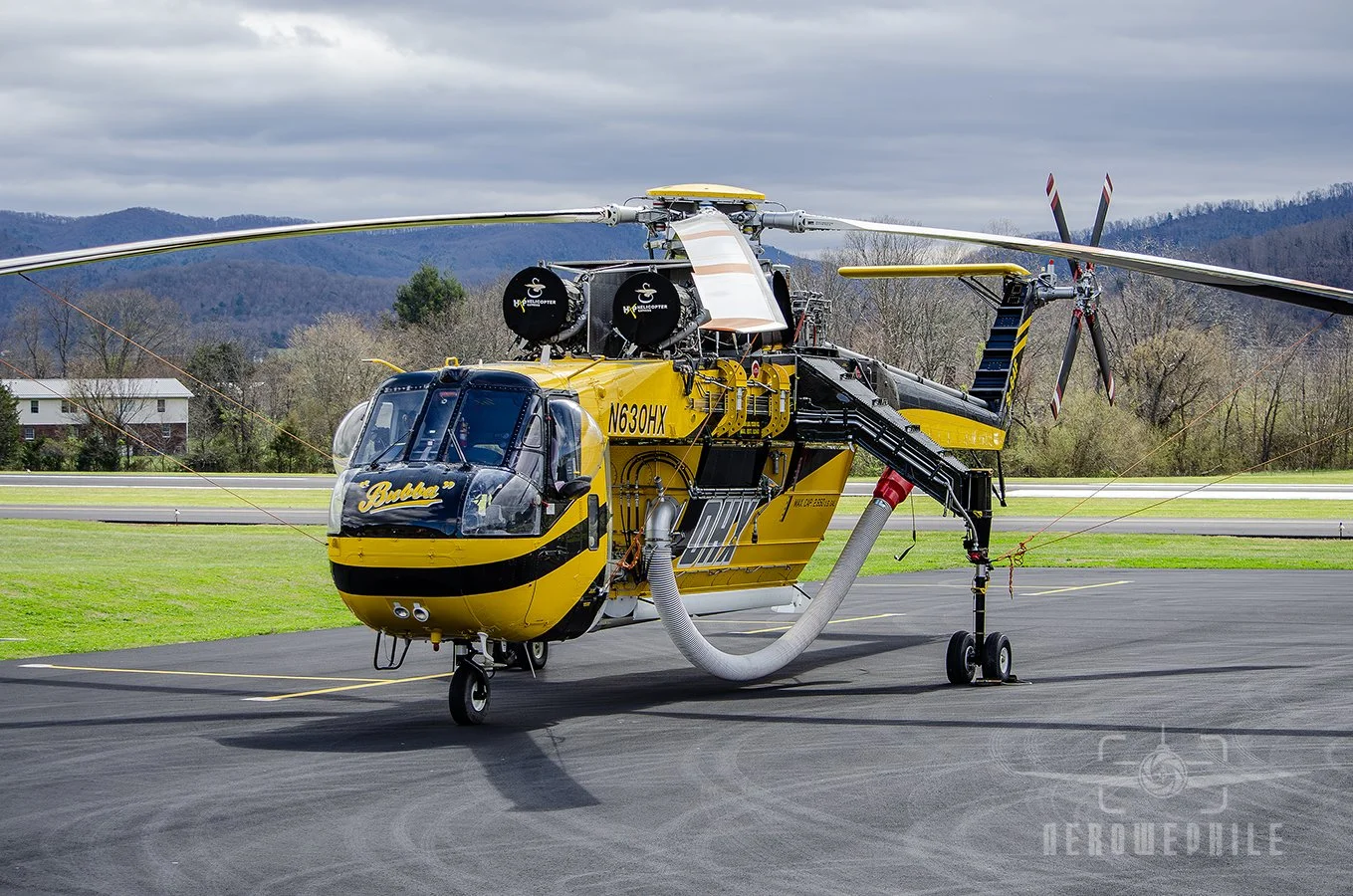 Helicopter Express Sikorsky S-64F Skycrane (N630HX) is a rather large helicopter.
23Mar26